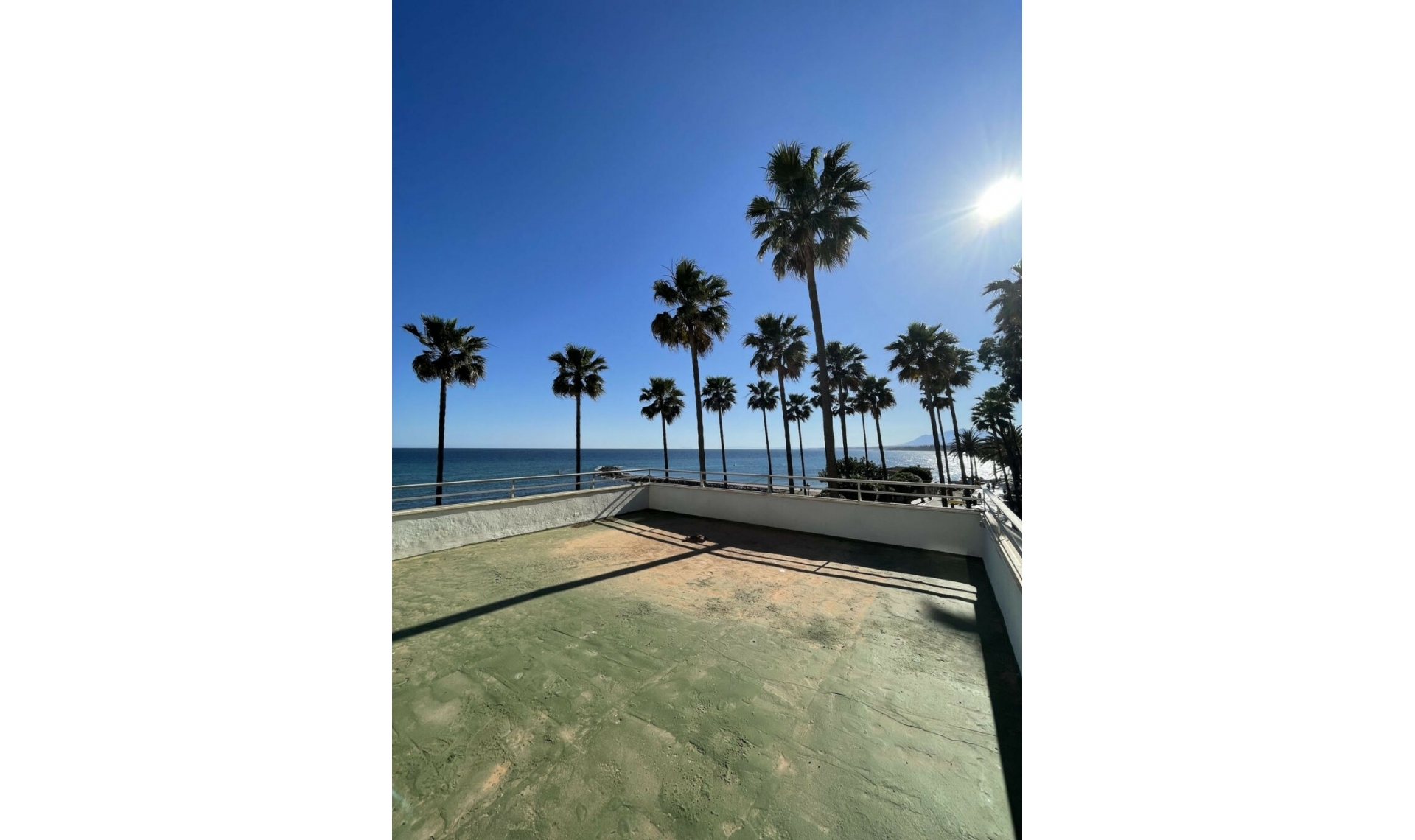 Resale - Apartment -
Marbella