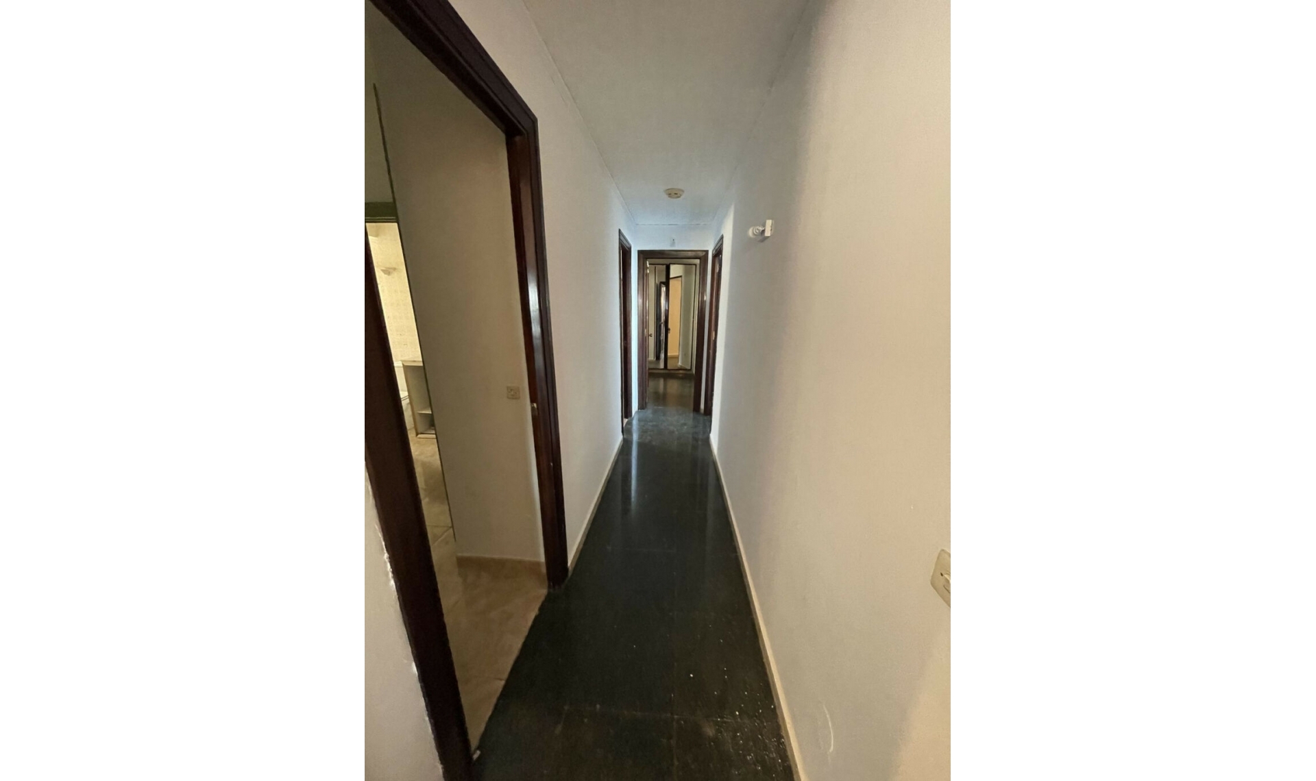 Resale - Apartment -
Marbella