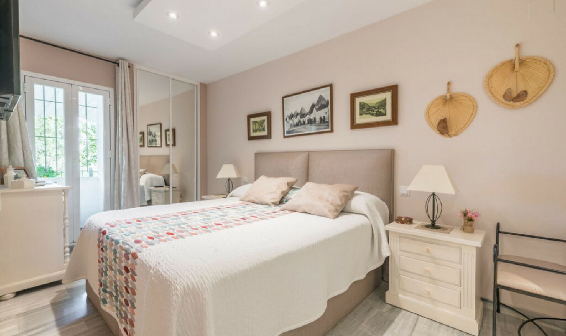 Resale - Apartment -
Marbella