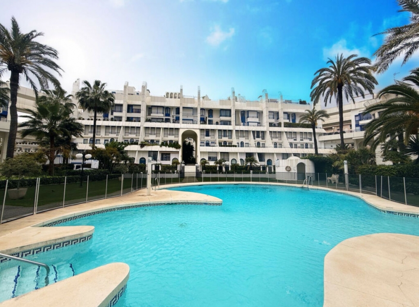 Resale - Apartment -
Marbella