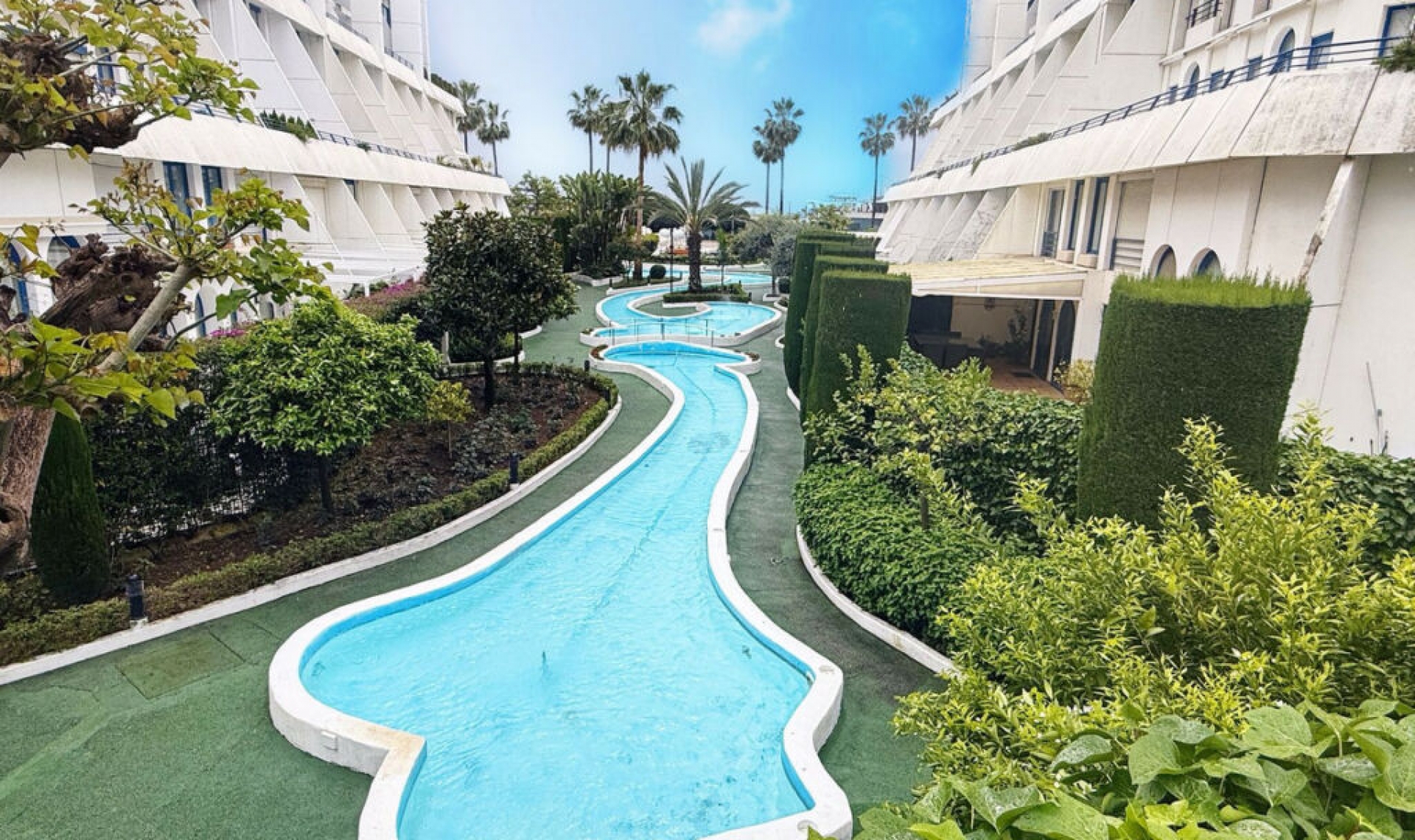 Resale - Apartment -
Marbella