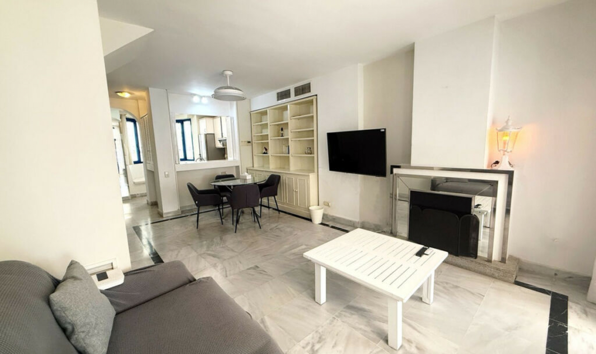 Resale - Apartment -
Marbella