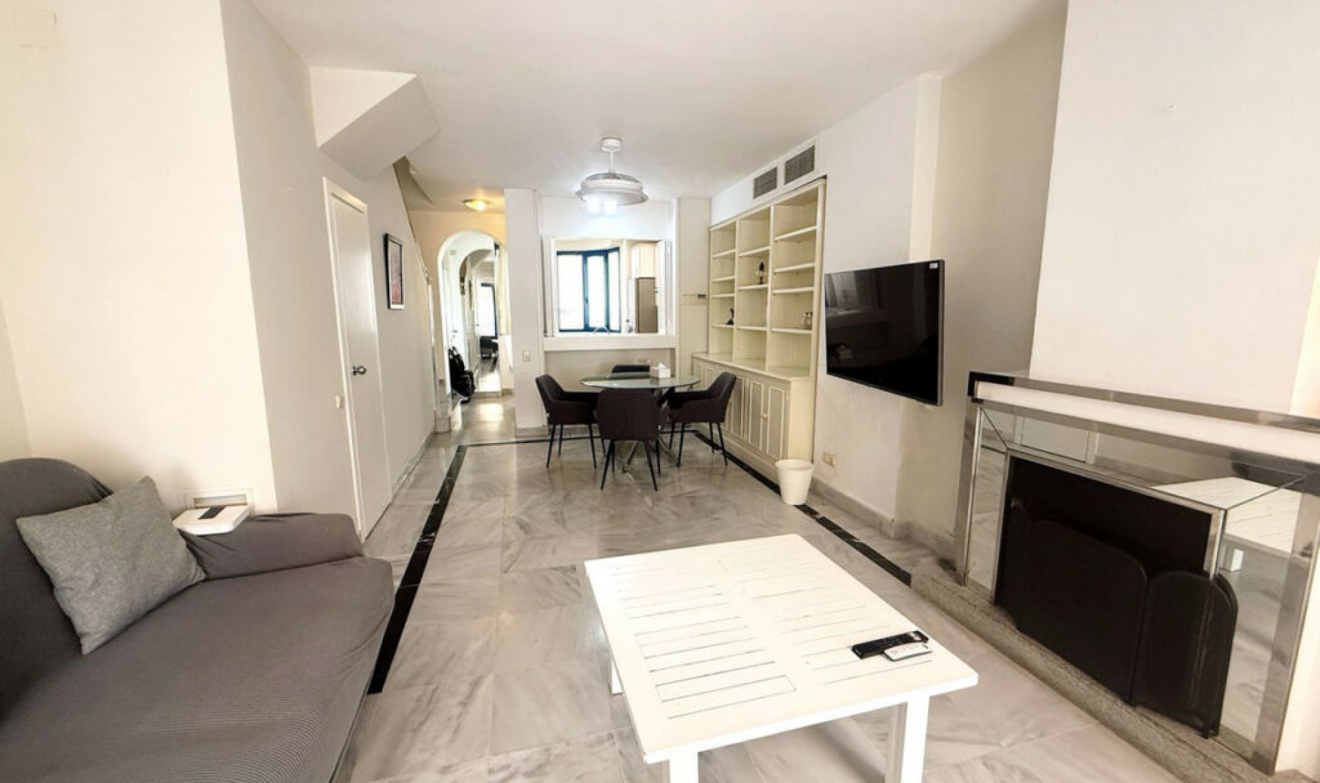 Resale - Apartment -
Marbella