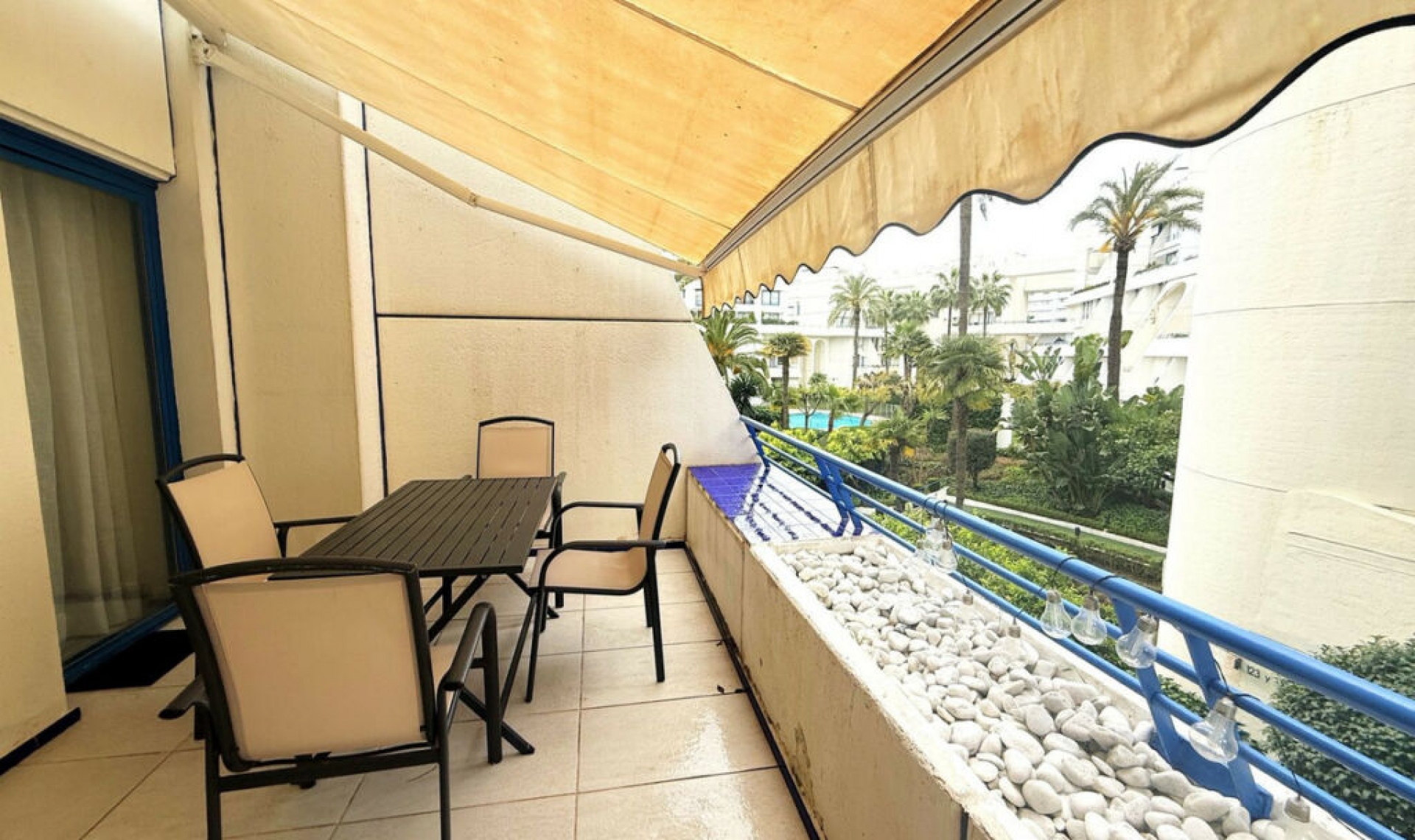 Resale - Apartment -
Marbella