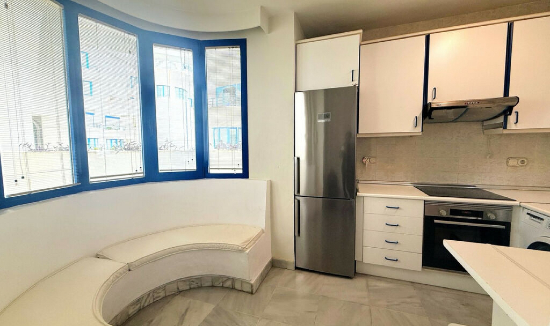 Resale - Apartment -
Marbella