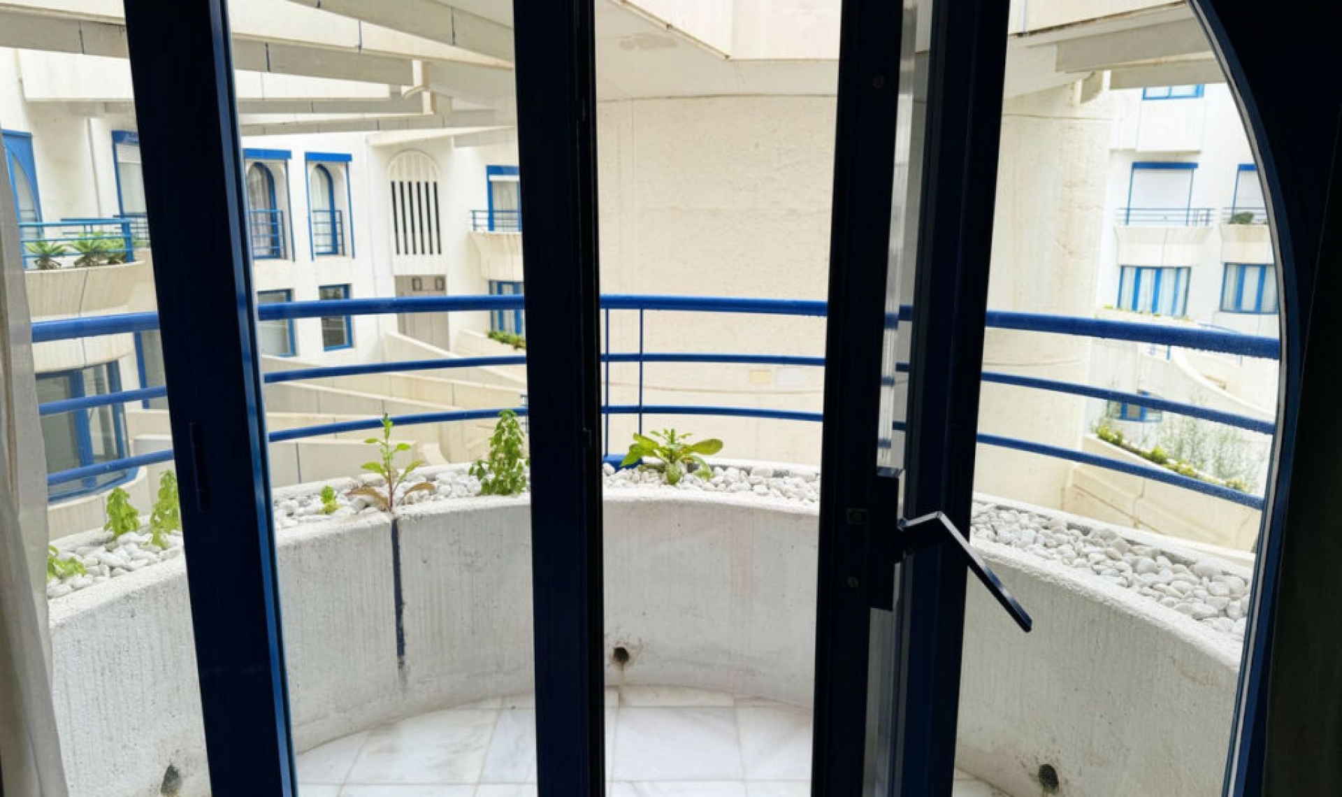 Resale - Apartment -
Marbella