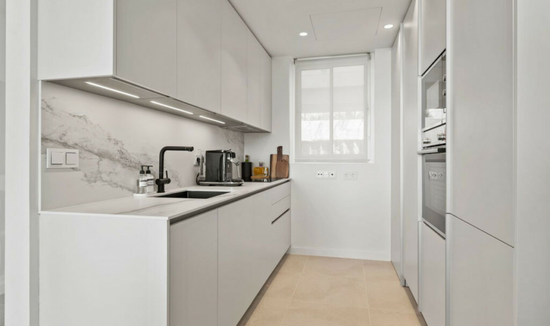 Resale - Apartment -
Marbella