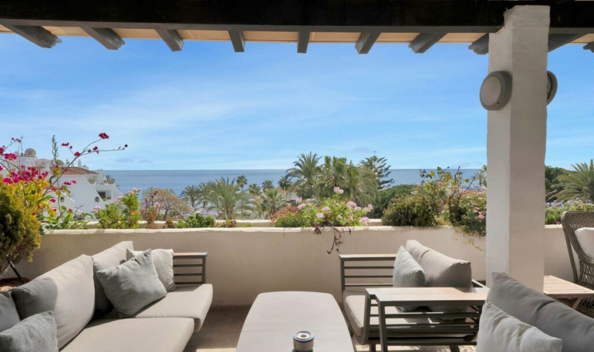 Resale - Apartment -
Marbella