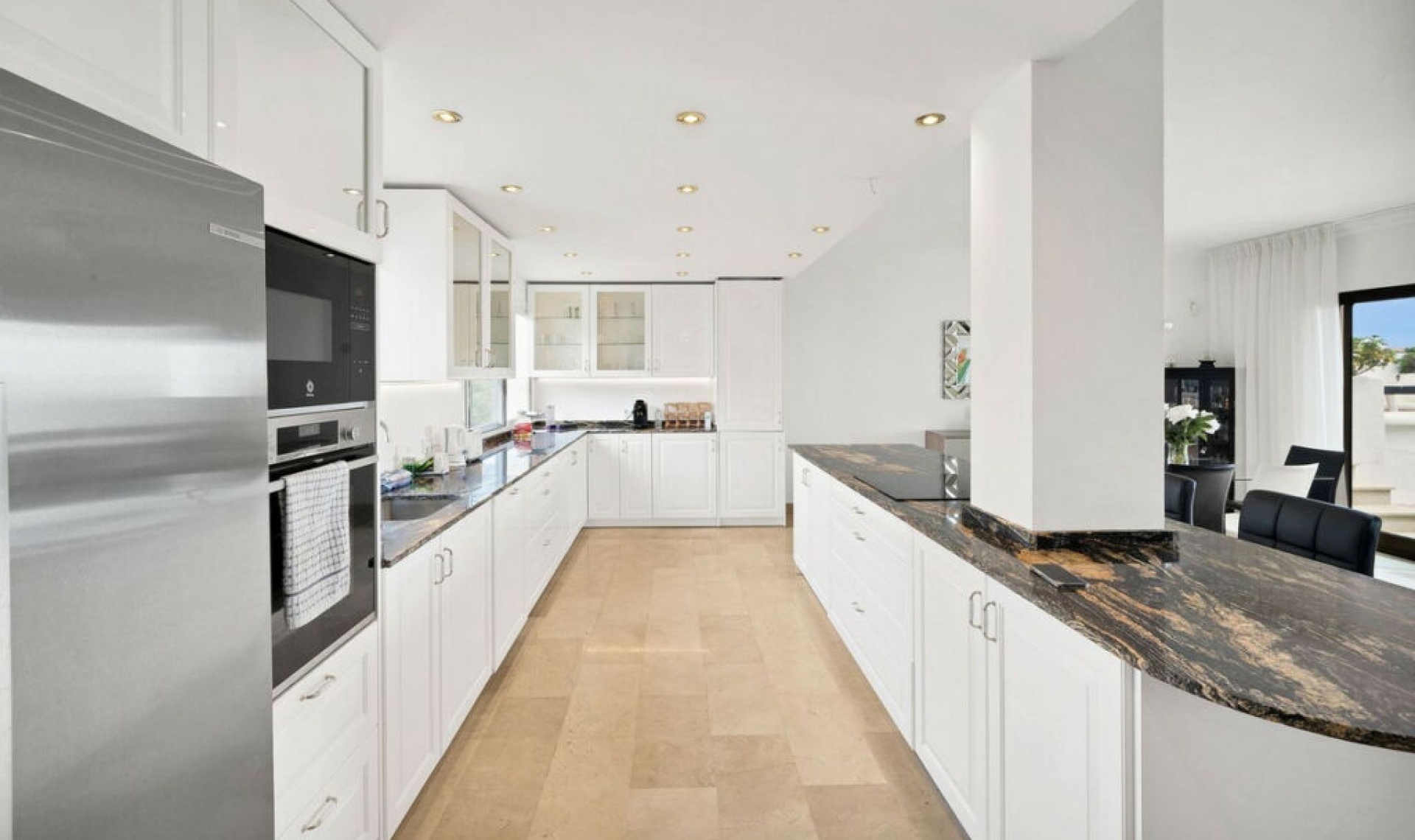 Resale - Apartment -
Marbella