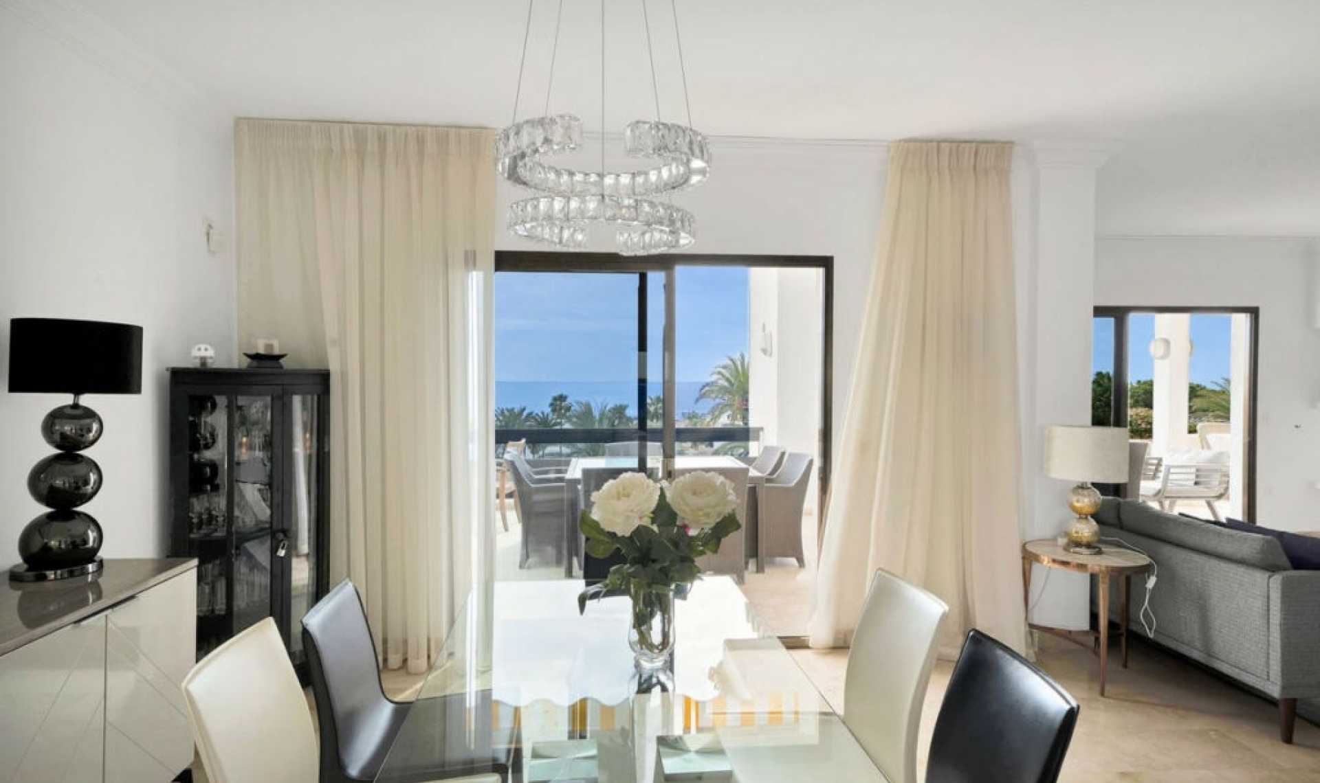 Resale - Apartment -
Marbella