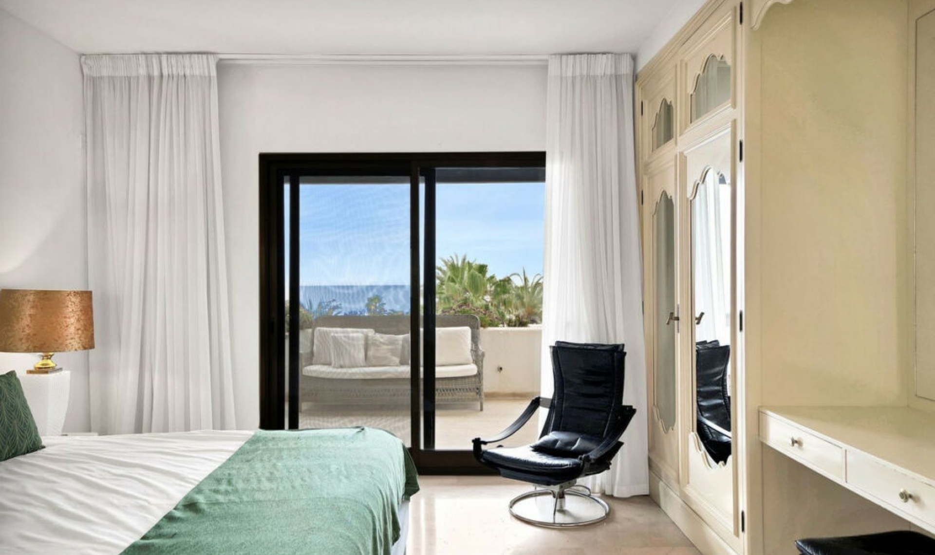 Resale - Apartment -
Marbella