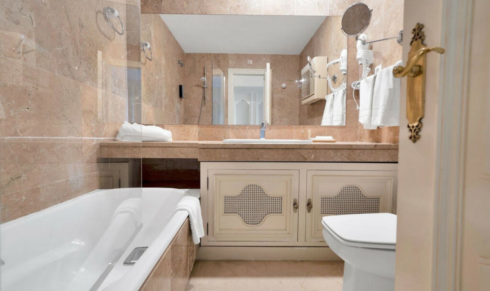 Resale - Apartment -
Marbella