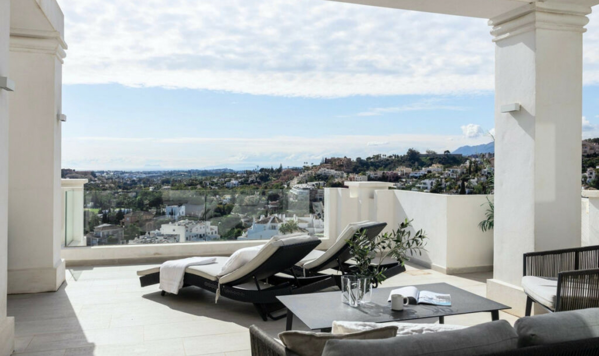 Resale - Apartment -
Marbella