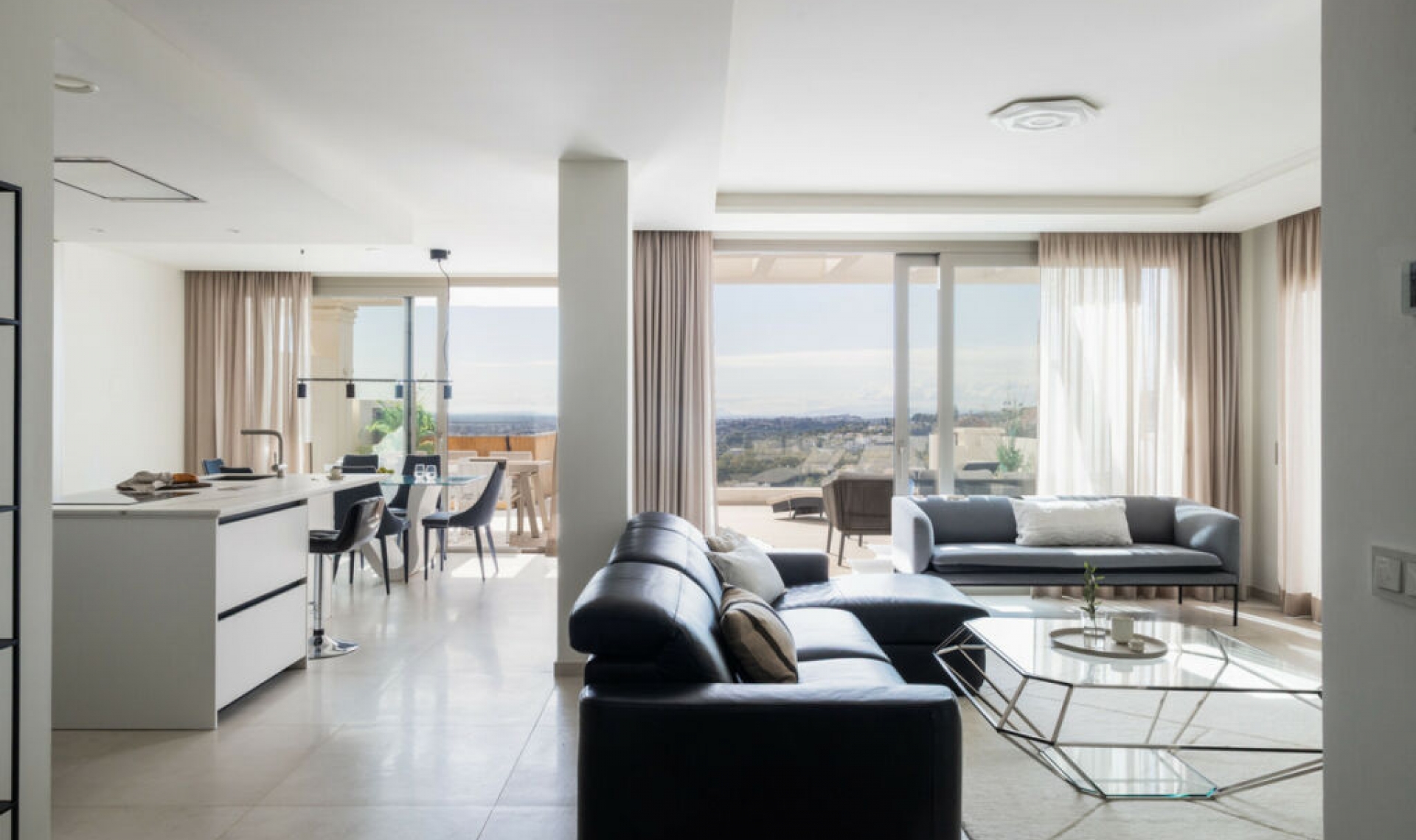 Resale - Apartment -
Marbella