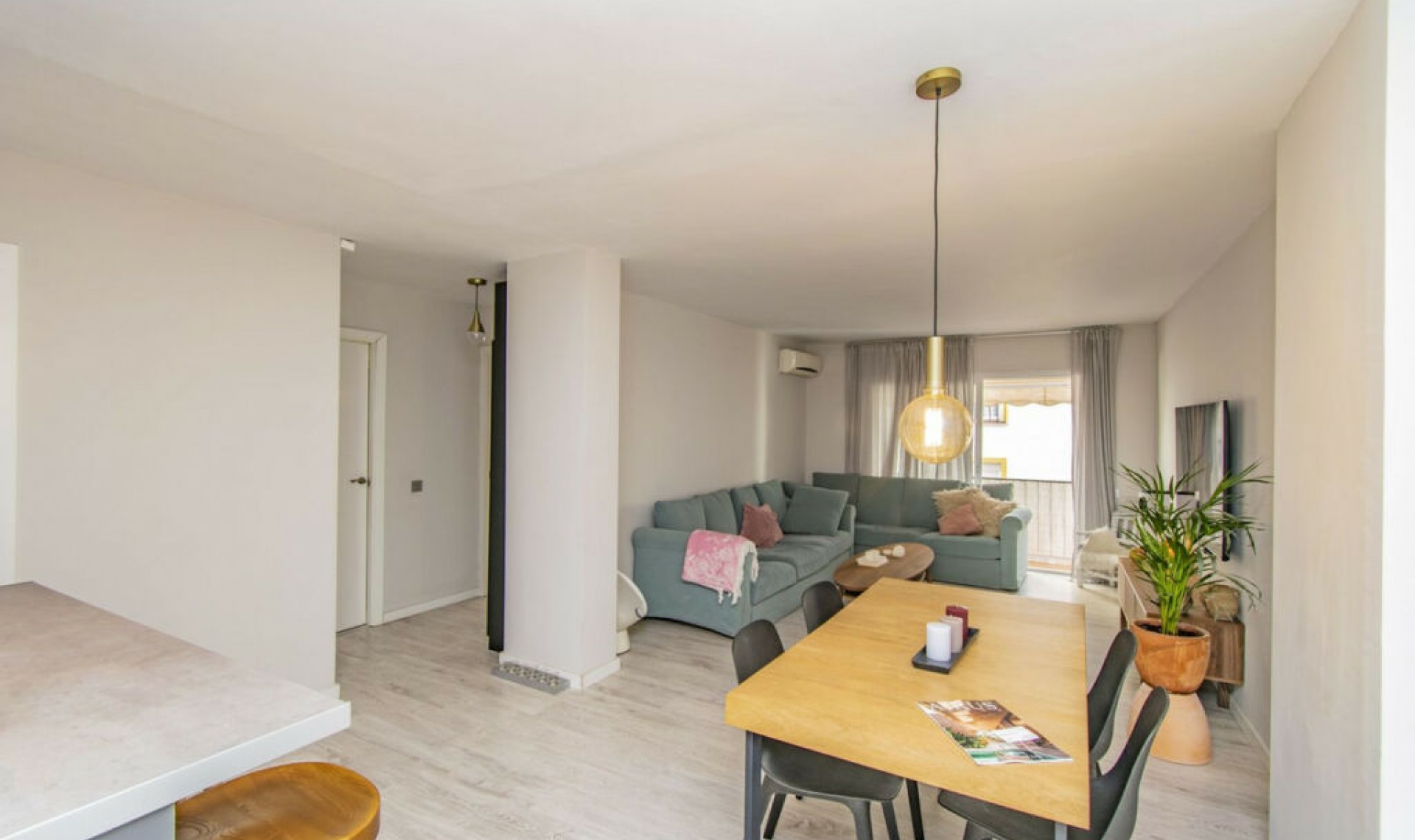 Resale - Apartment -
Marbella