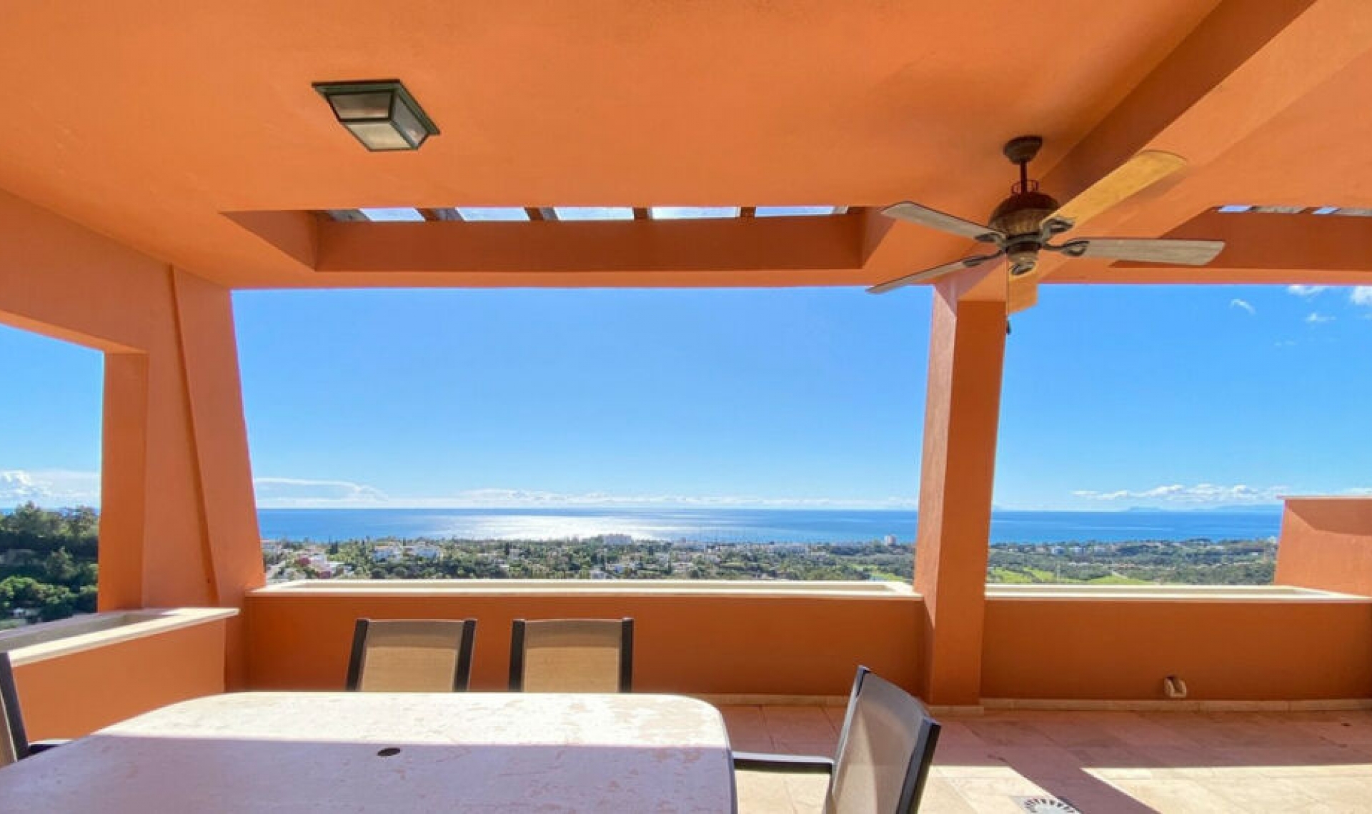 Resale - Apartment -
Marbella