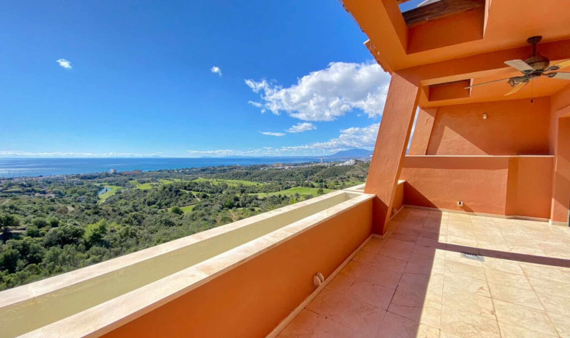 Resale - Apartment -
Marbella