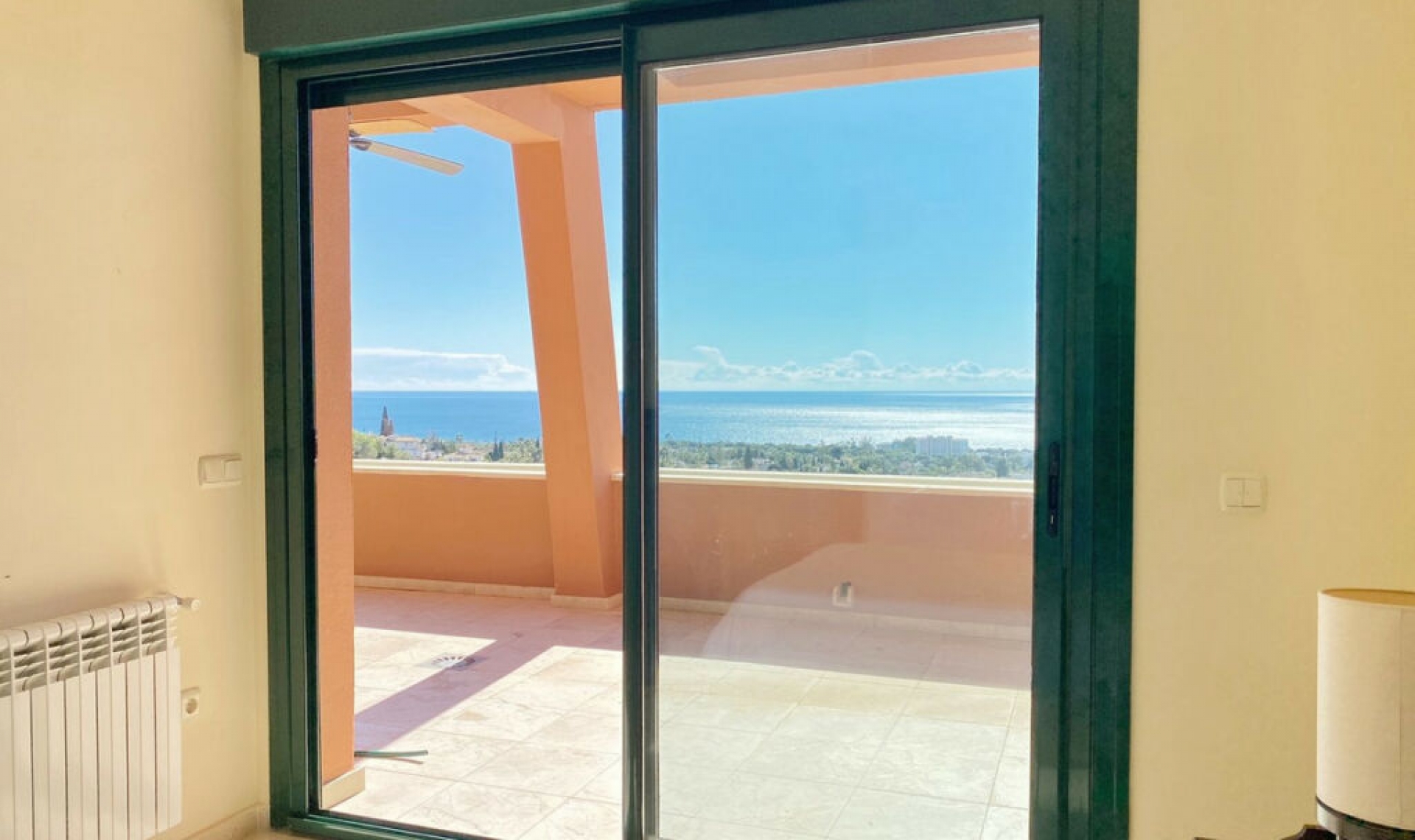 Resale - Apartment -
Marbella