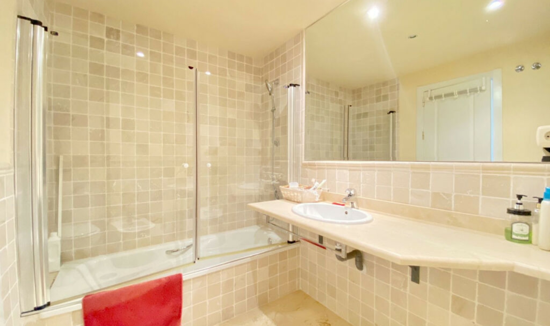 Resale - Apartment -
Marbella