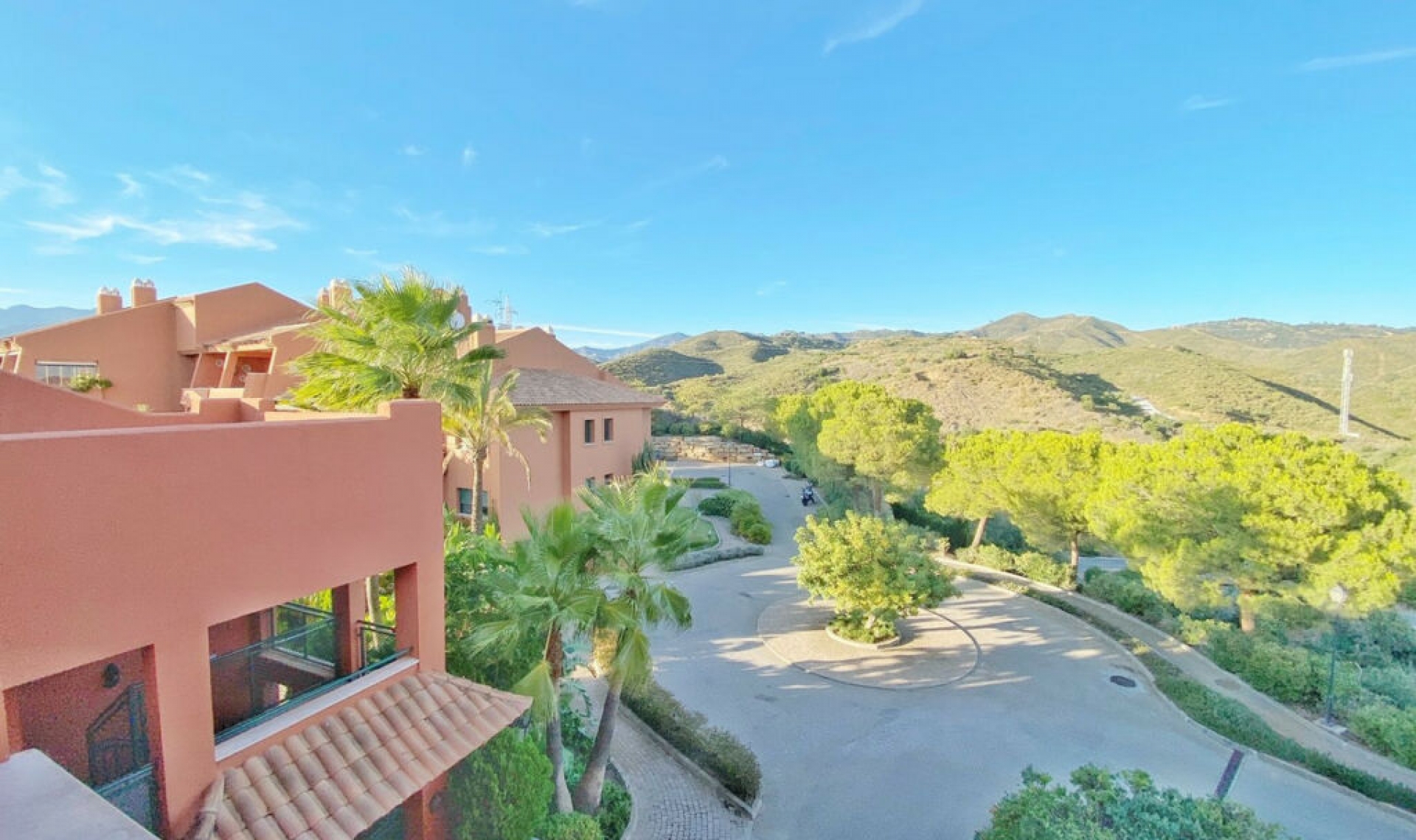 Resale - Apartment -
Marbella