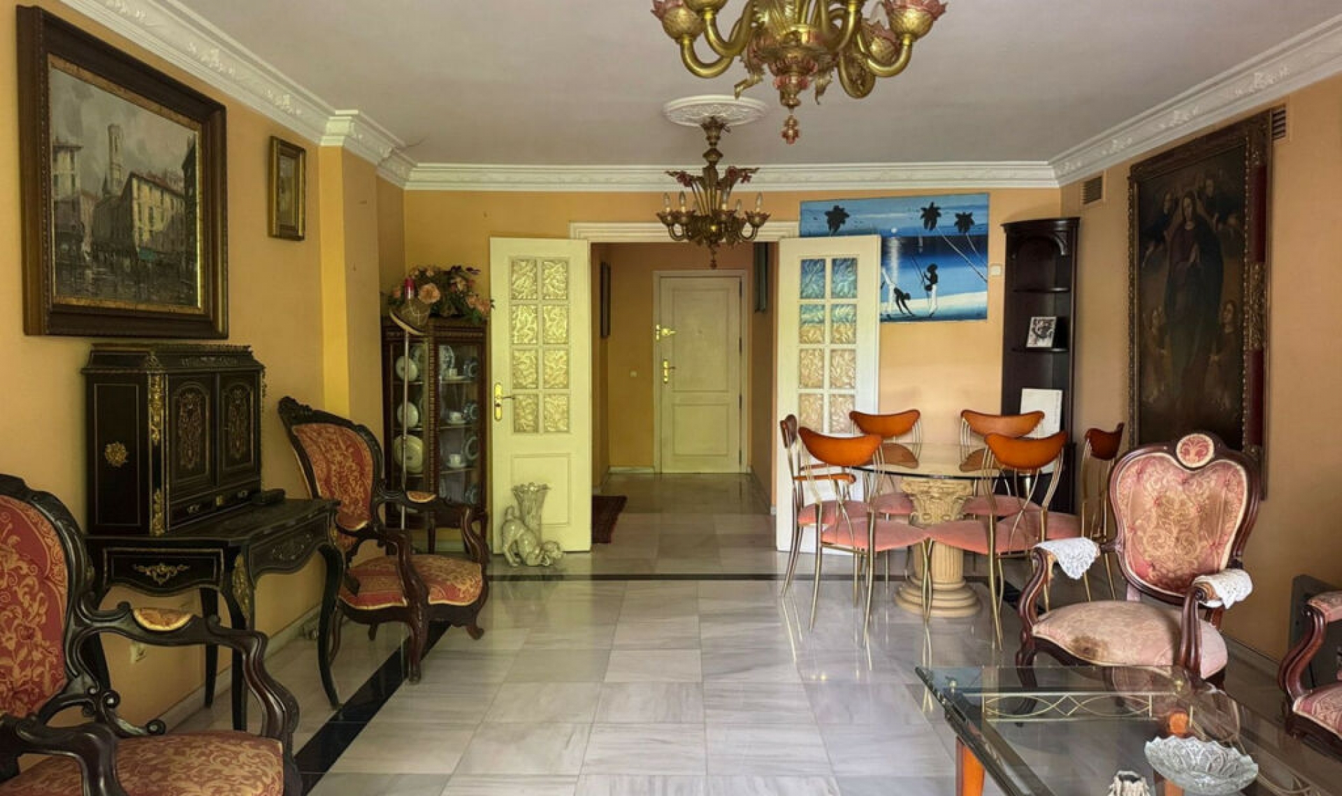 Resale - Apartment -
Marbella
