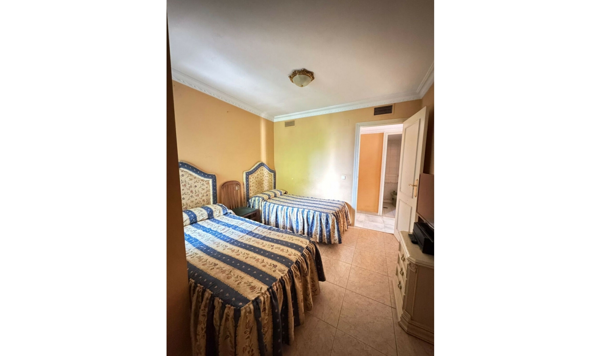 Resale - Apartment -
Marbella