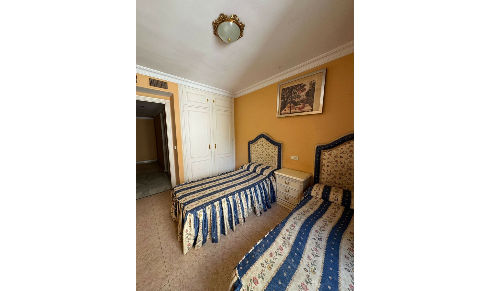 Resale - Apartment -
Marbella