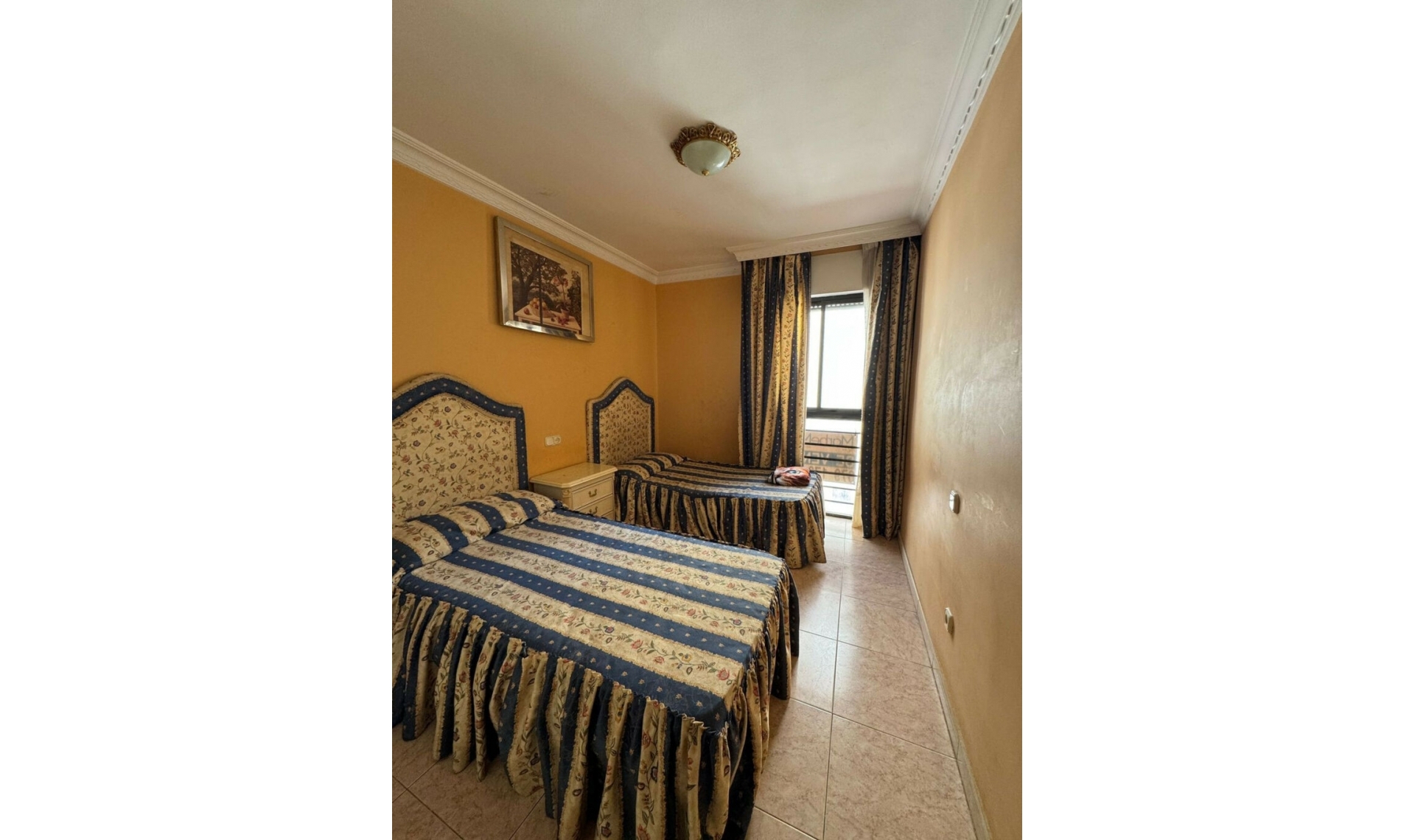 Resale - Apartment -
Marbella