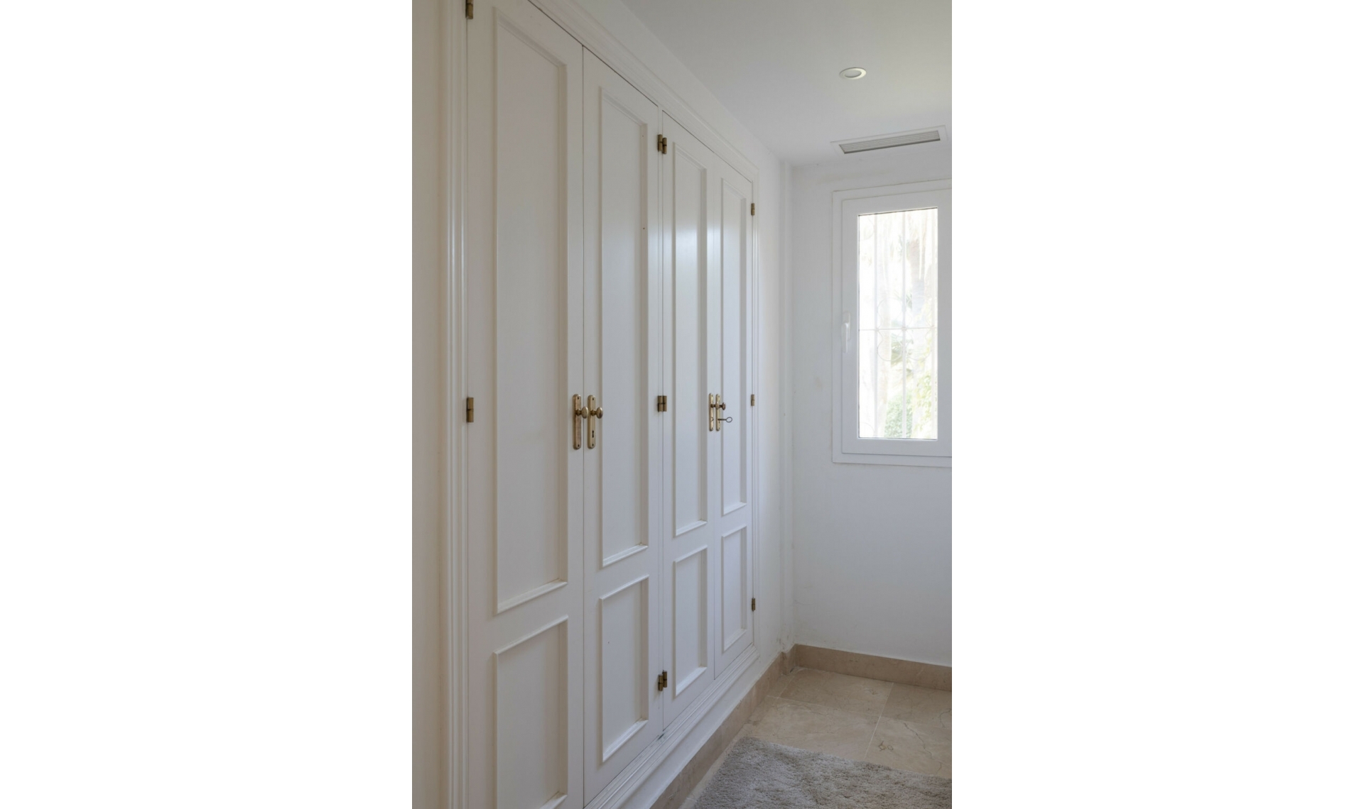 Resale - Apartment -
Marbella
