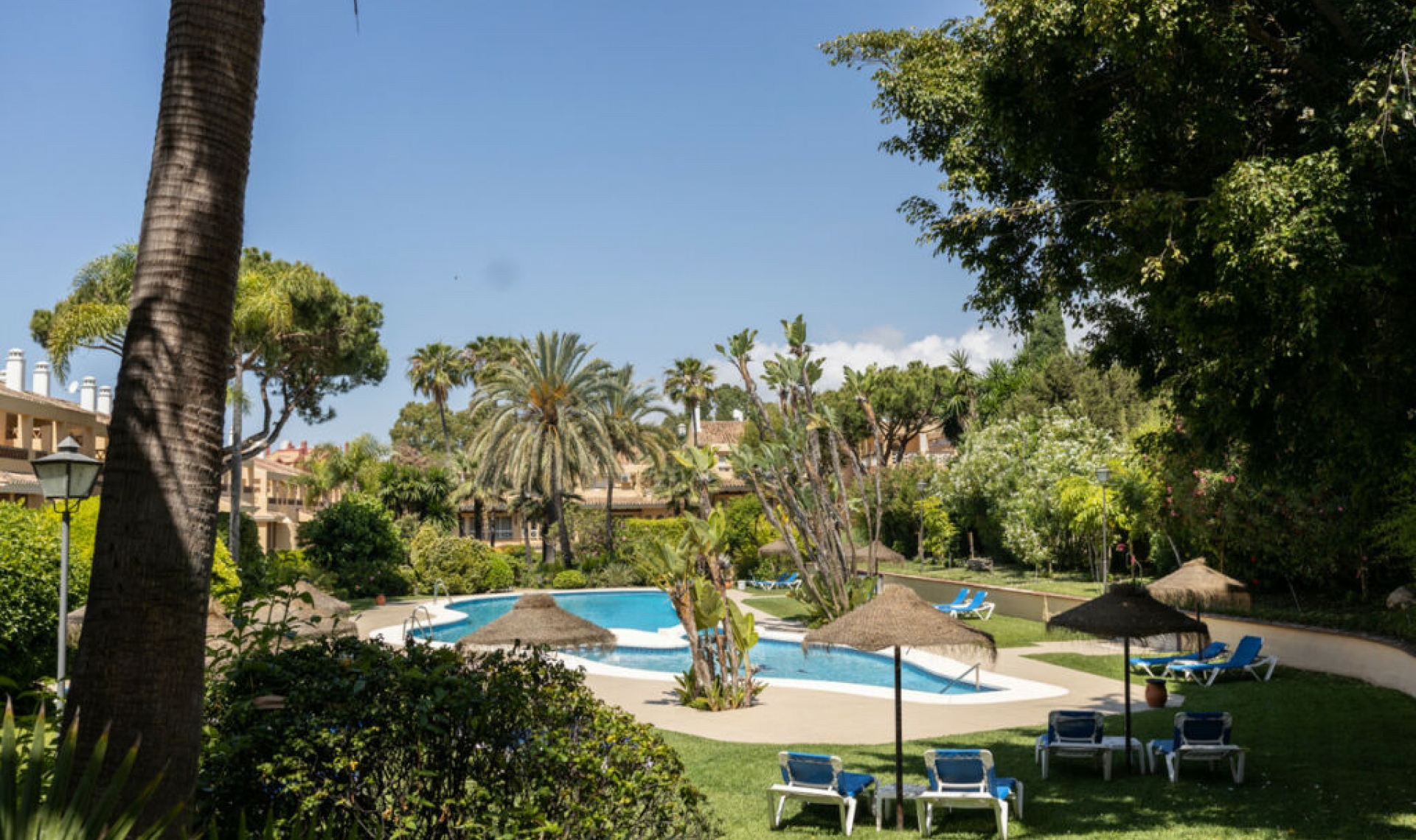 Resale - Apartment -
Marbella