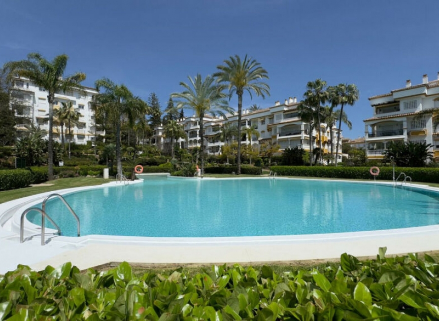 Resale - Apartment -
Marbella