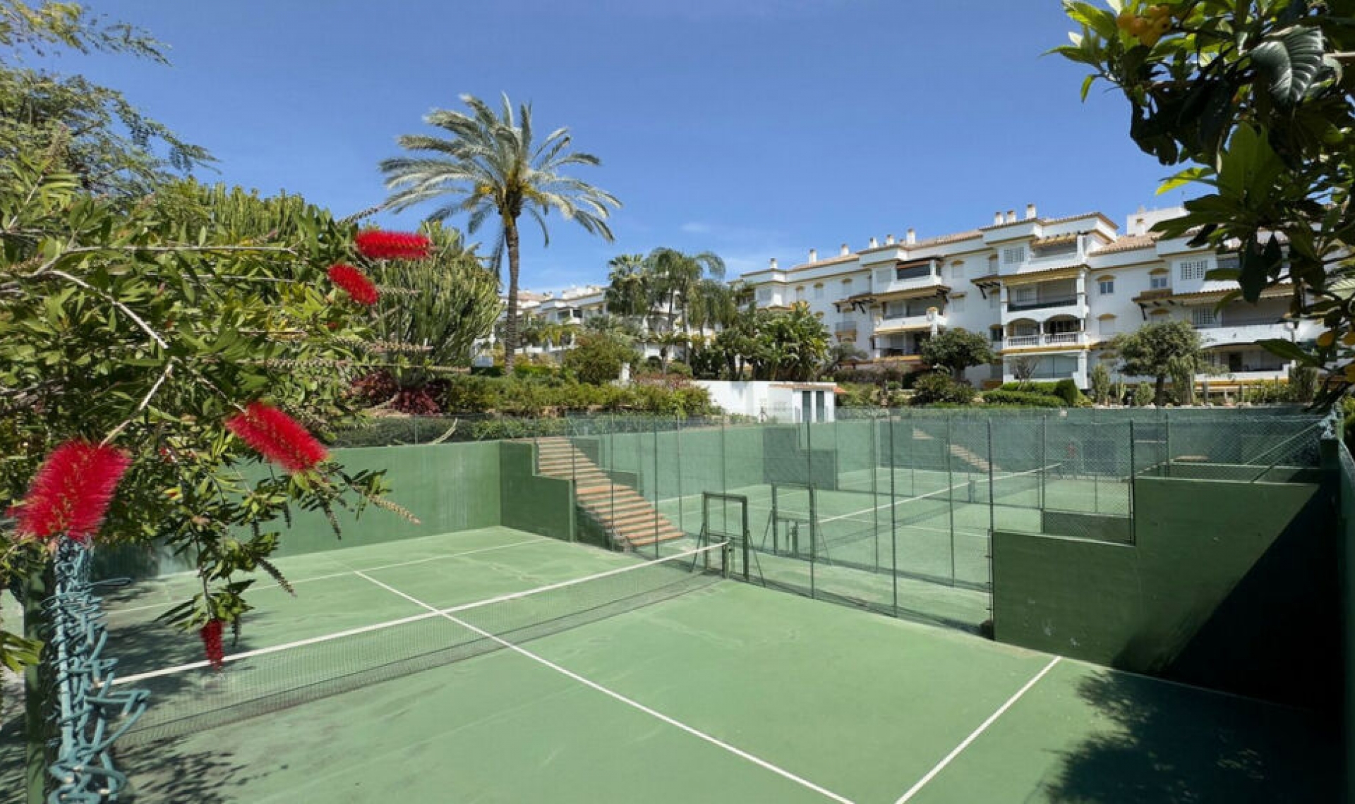 Resale - Apartment -
Marbella