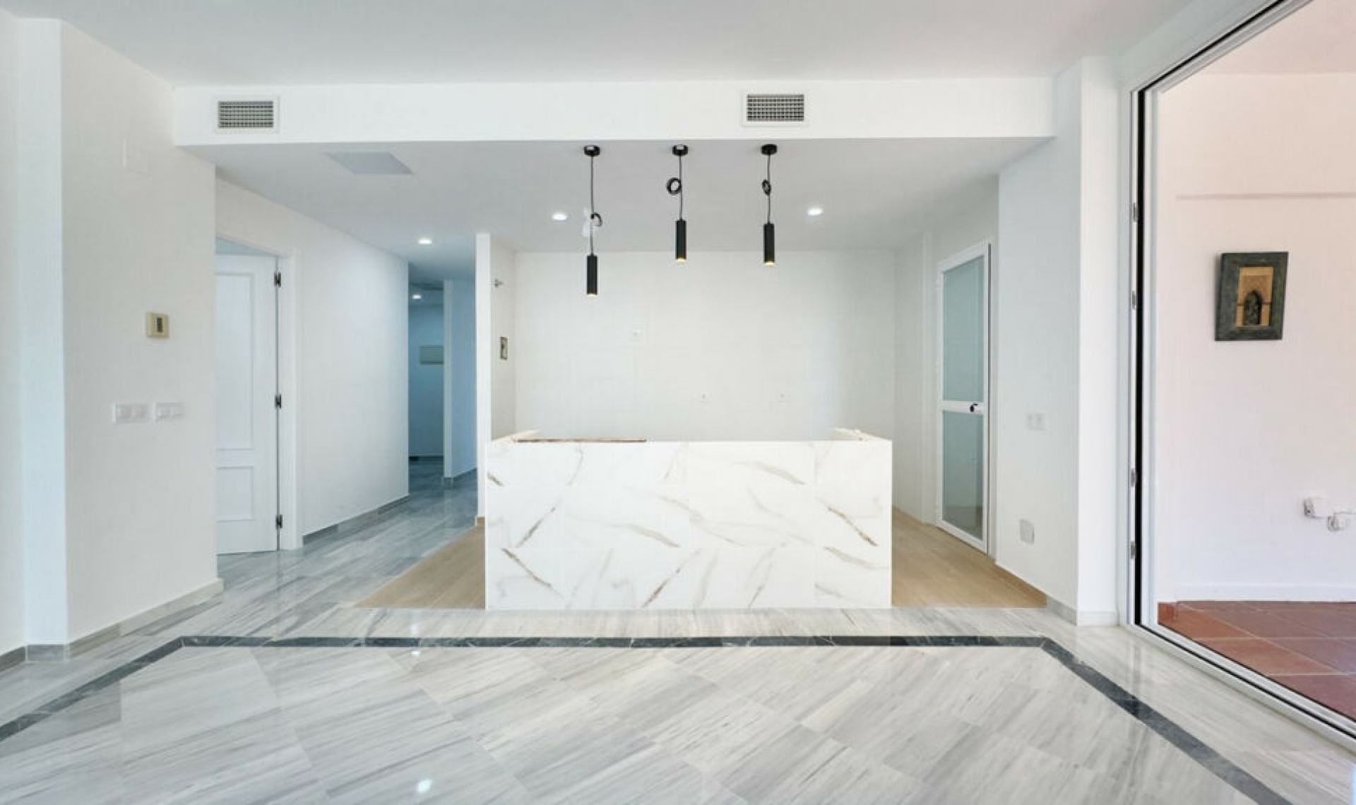 Resale - Apartment -
Marbella