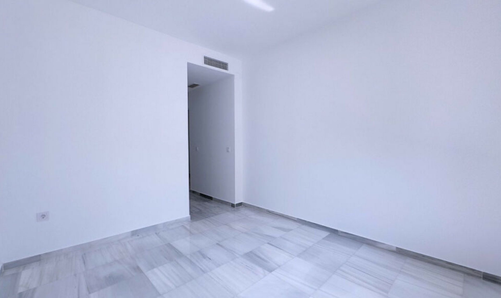 Resale - Apartment -
Marbella