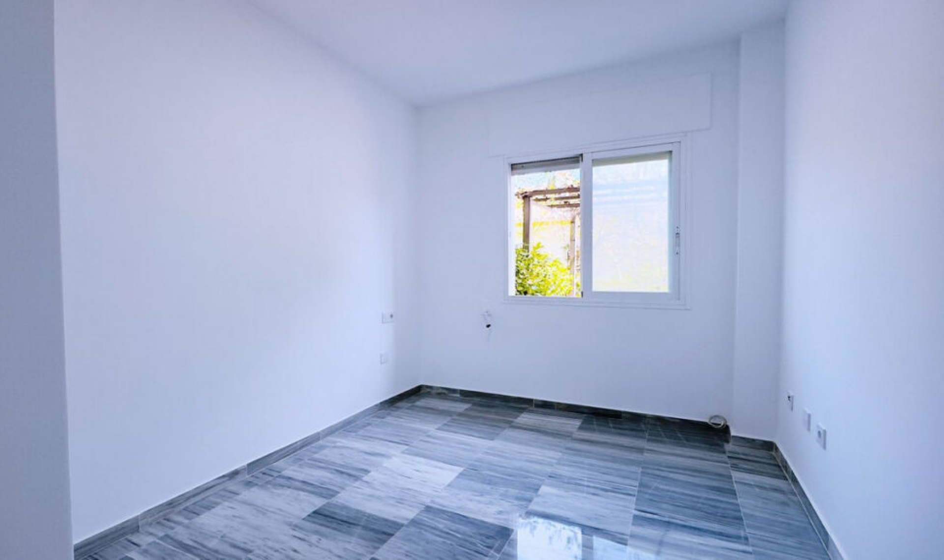 Resale - Apartment -
Marbella