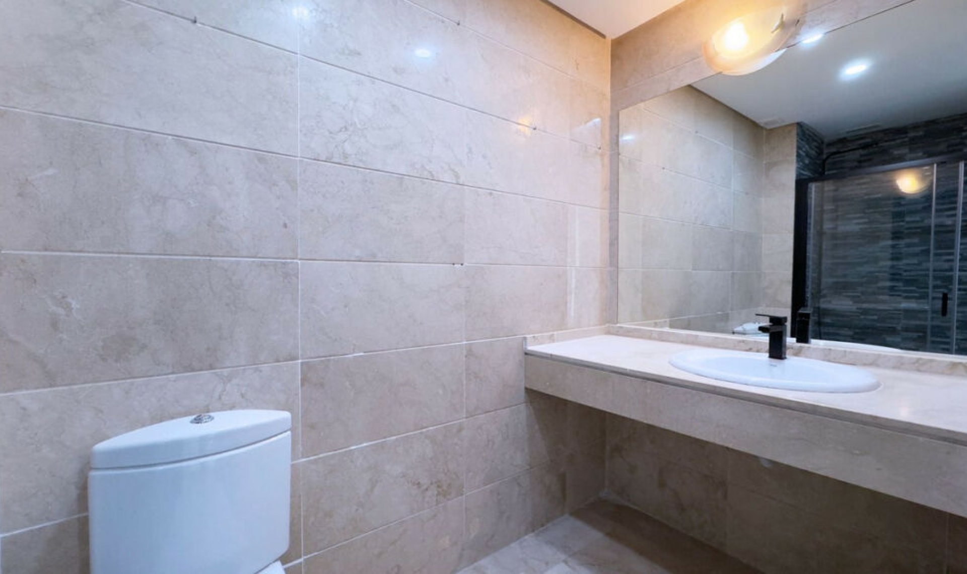 Resale - Apartment -
Marbella