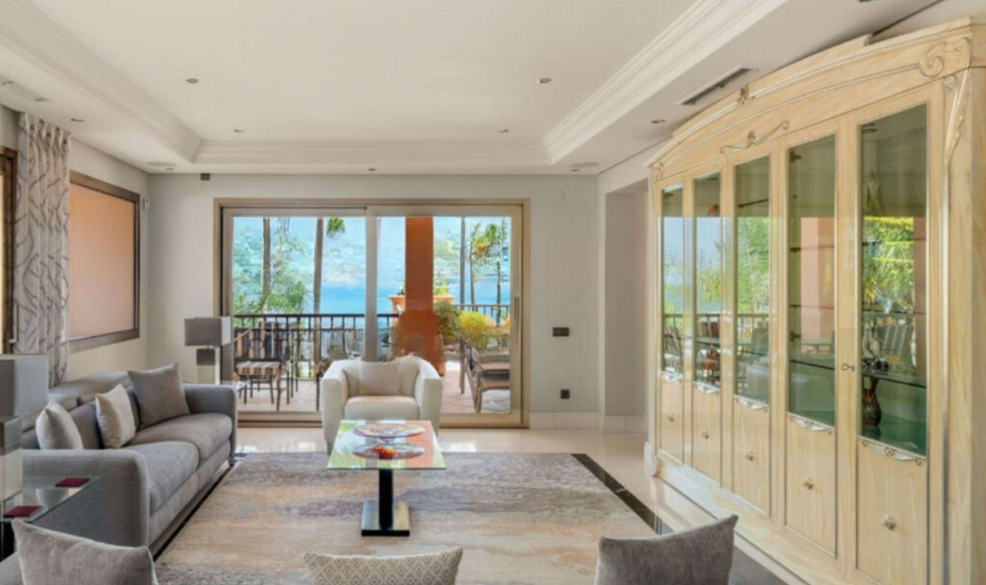Resale - Apartment -
Marbella