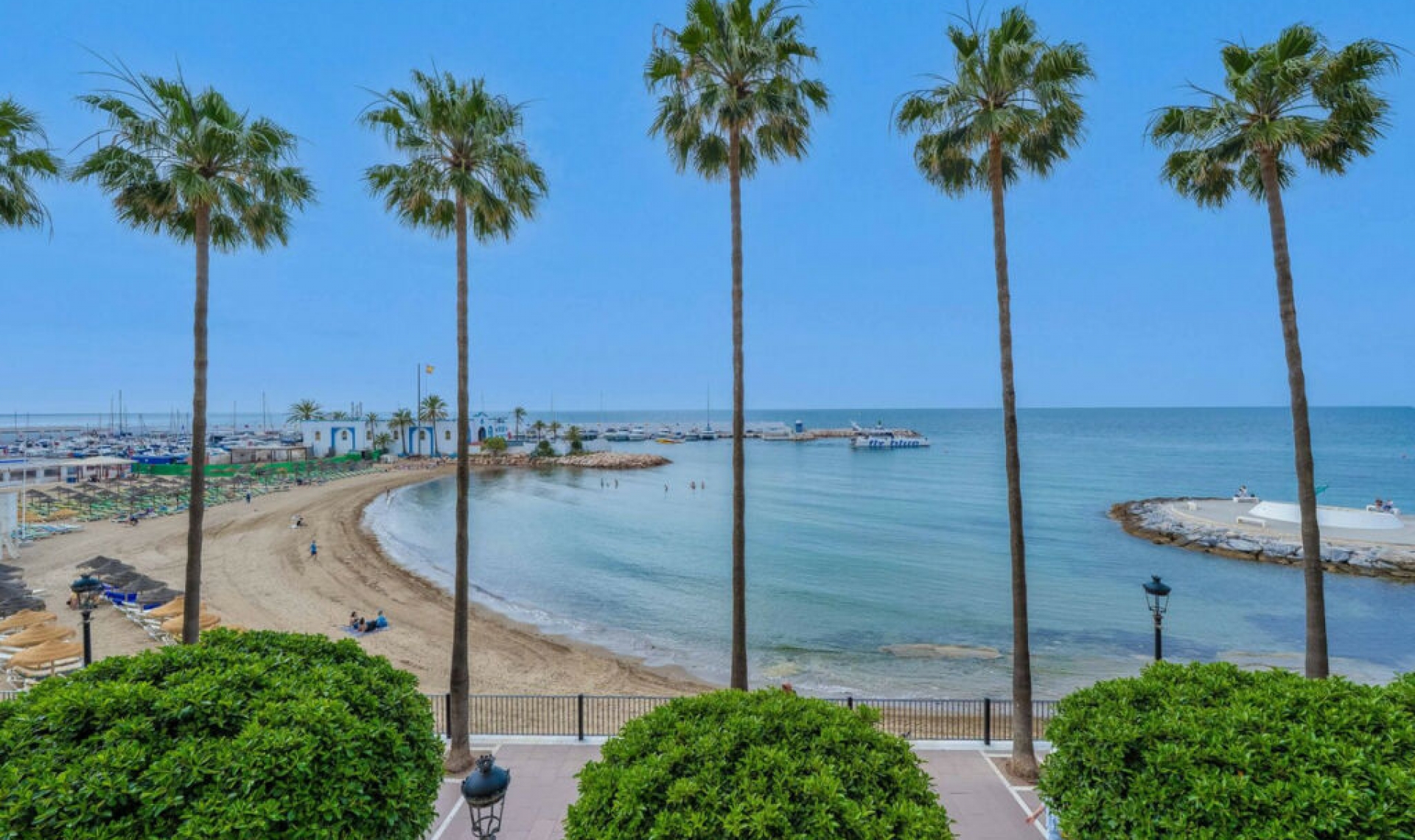 Resale - Apartment -
Marbella