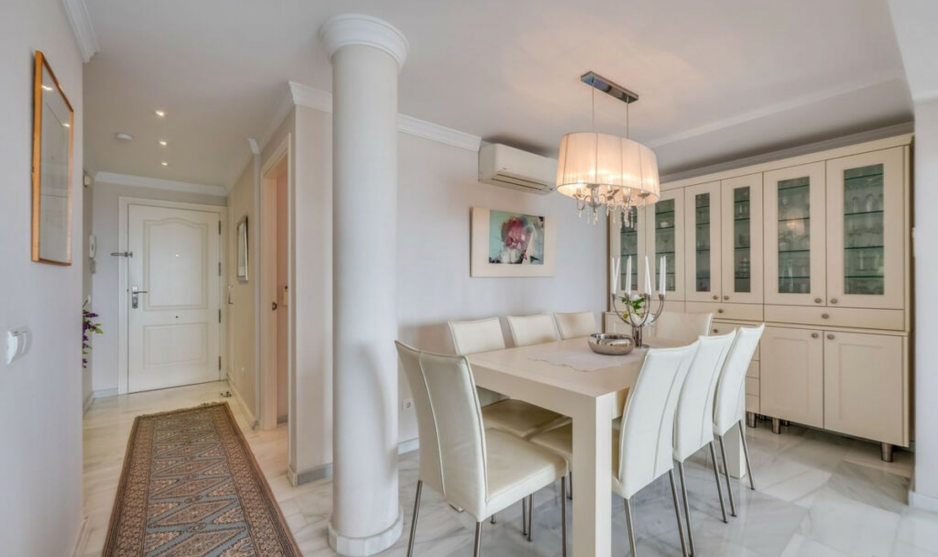 Resale - Apartment -
Marbella