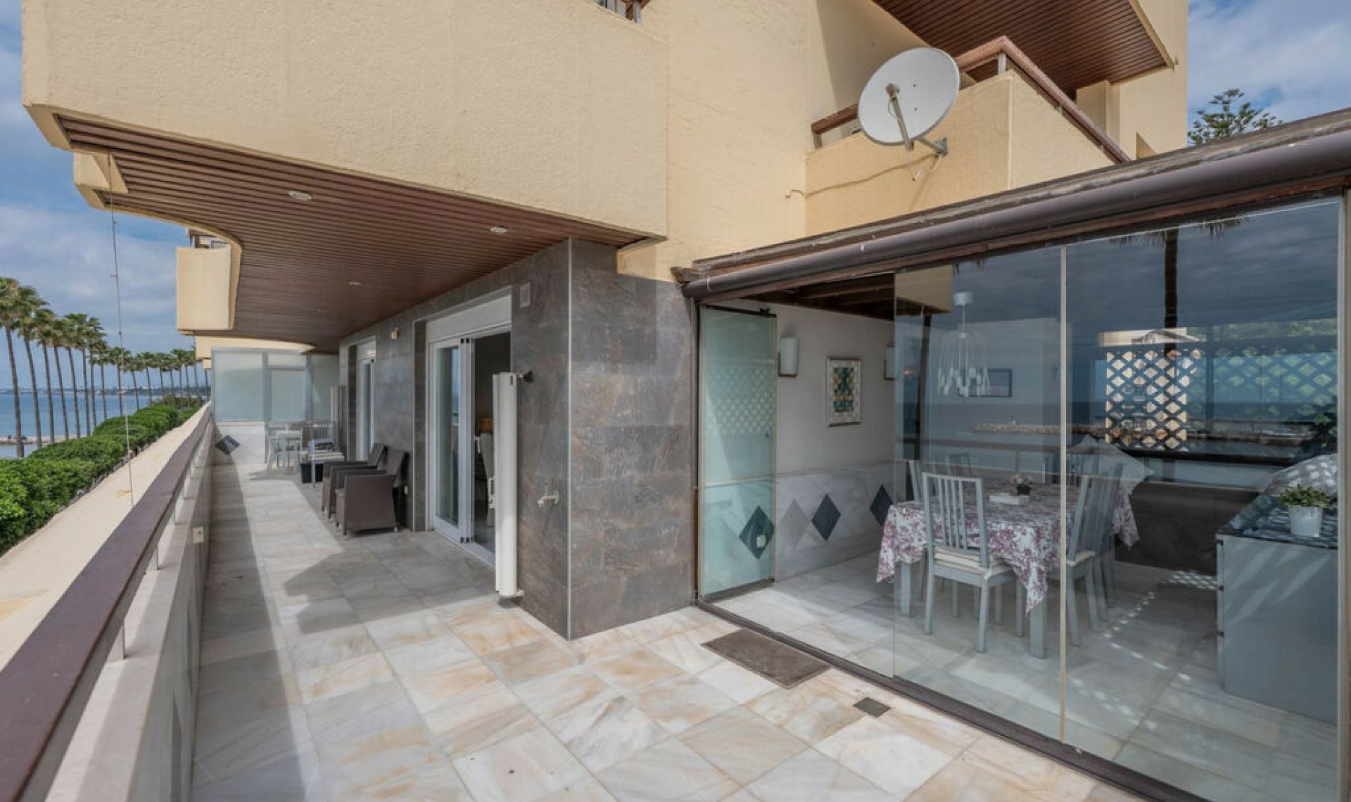 Resale - Apartment -
Marbella