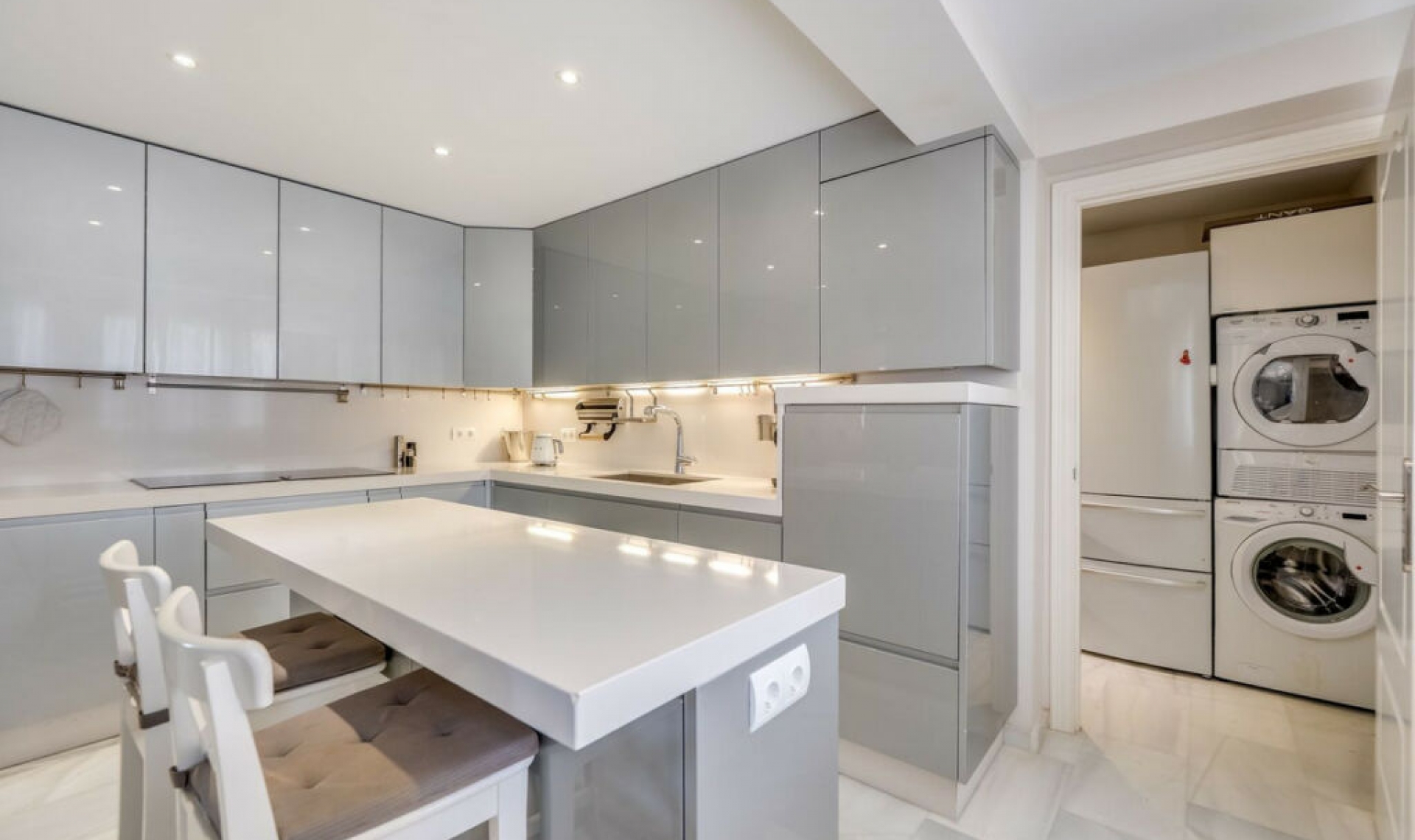 Resale - Apartment -
Marbella