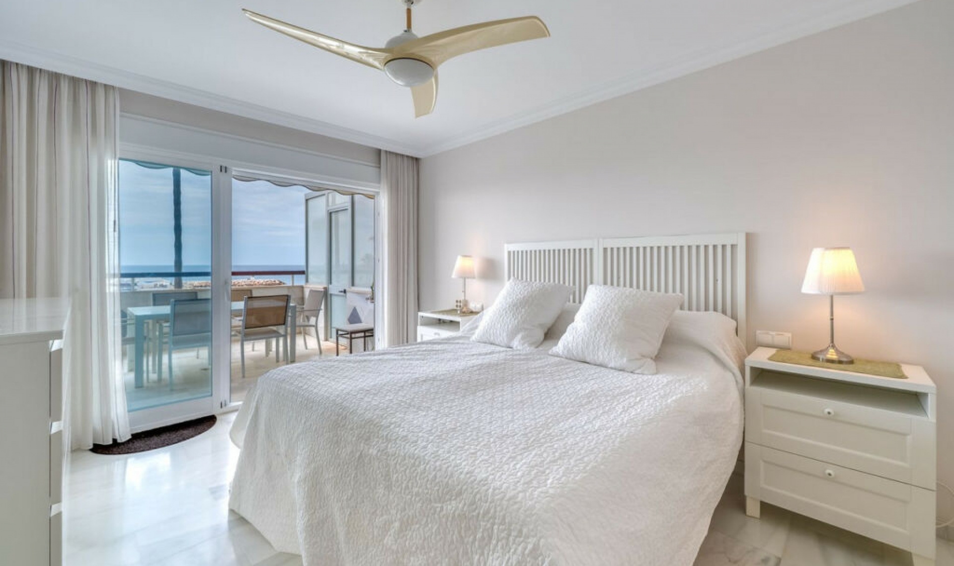 Resale - Apartment -
Marbella