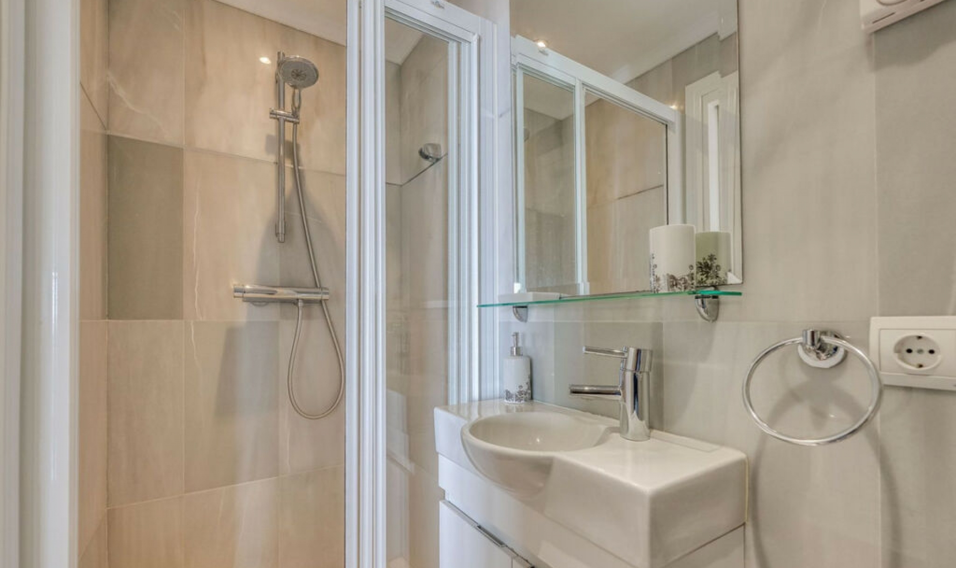 Resale - Apartment -
Marbella