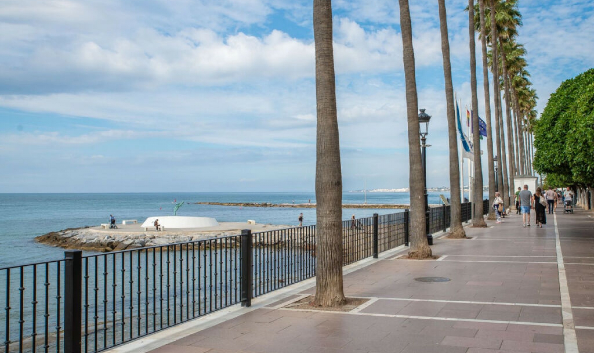 Resale - Apartment -
Marbella