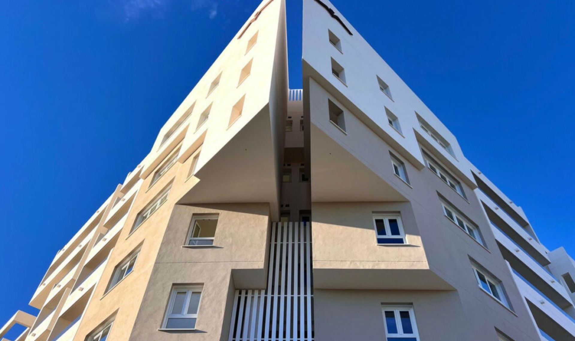 Resale - Apartment -
Marbella