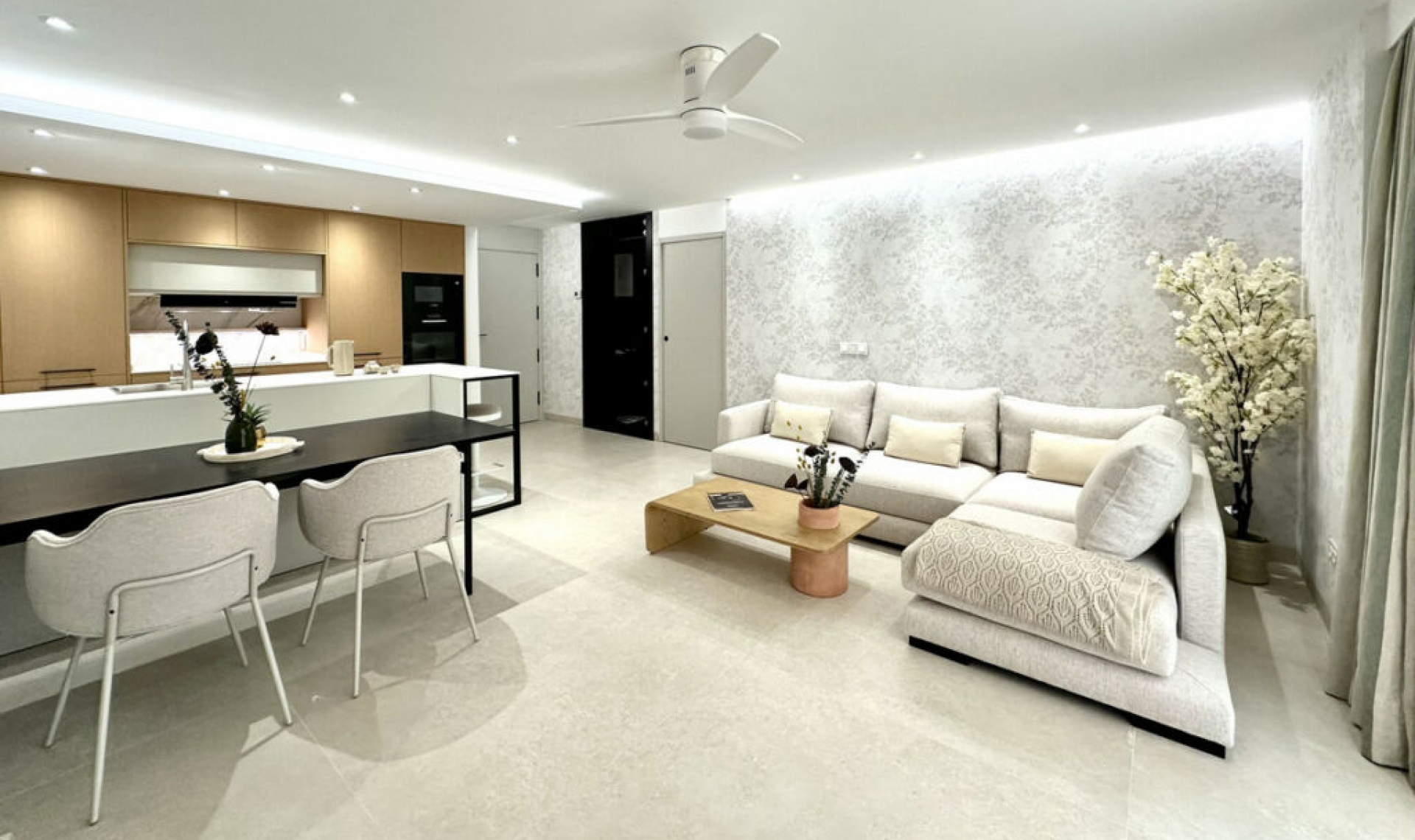Resale - Apartment -
Marbella