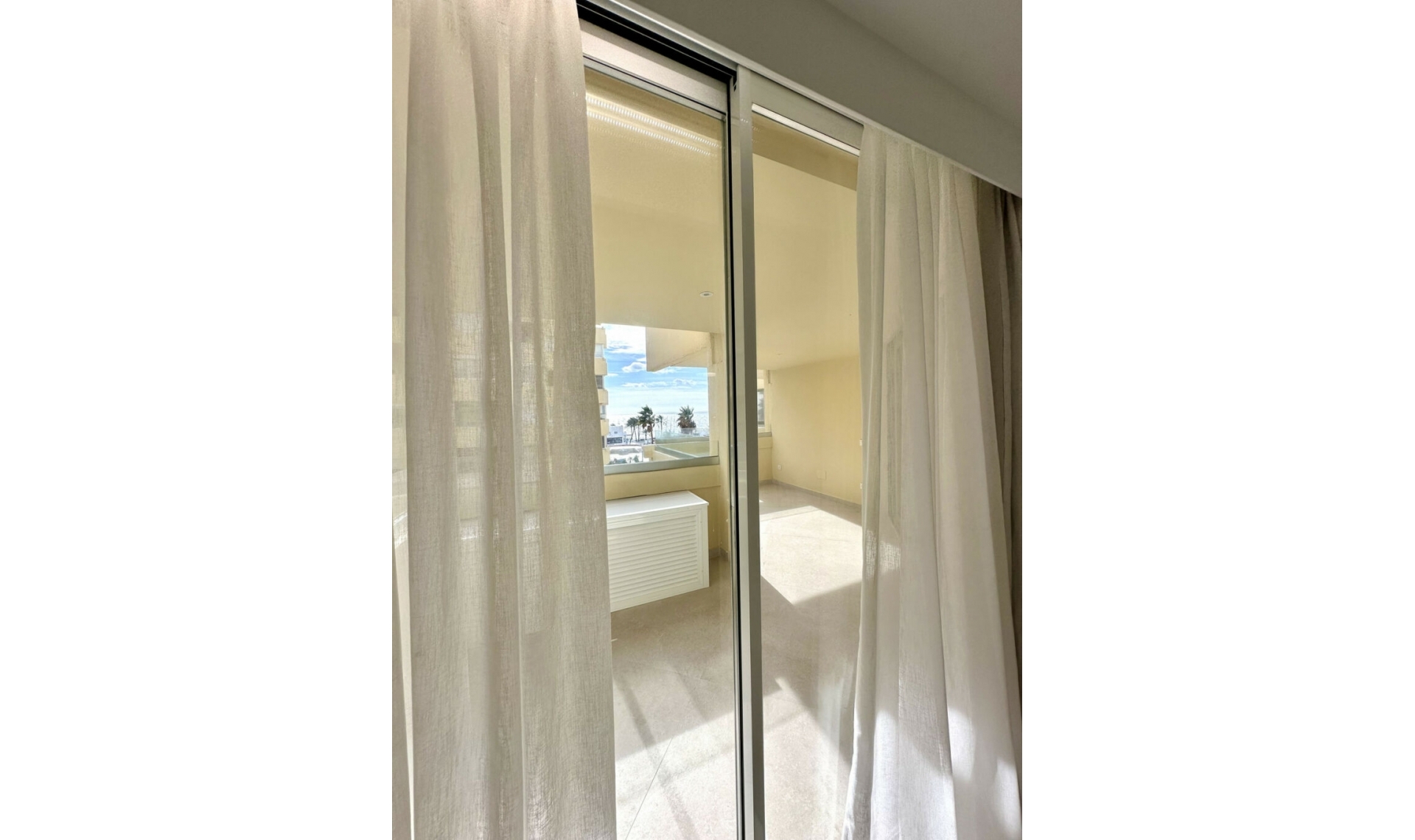 Resale - Apartment -
Marbella