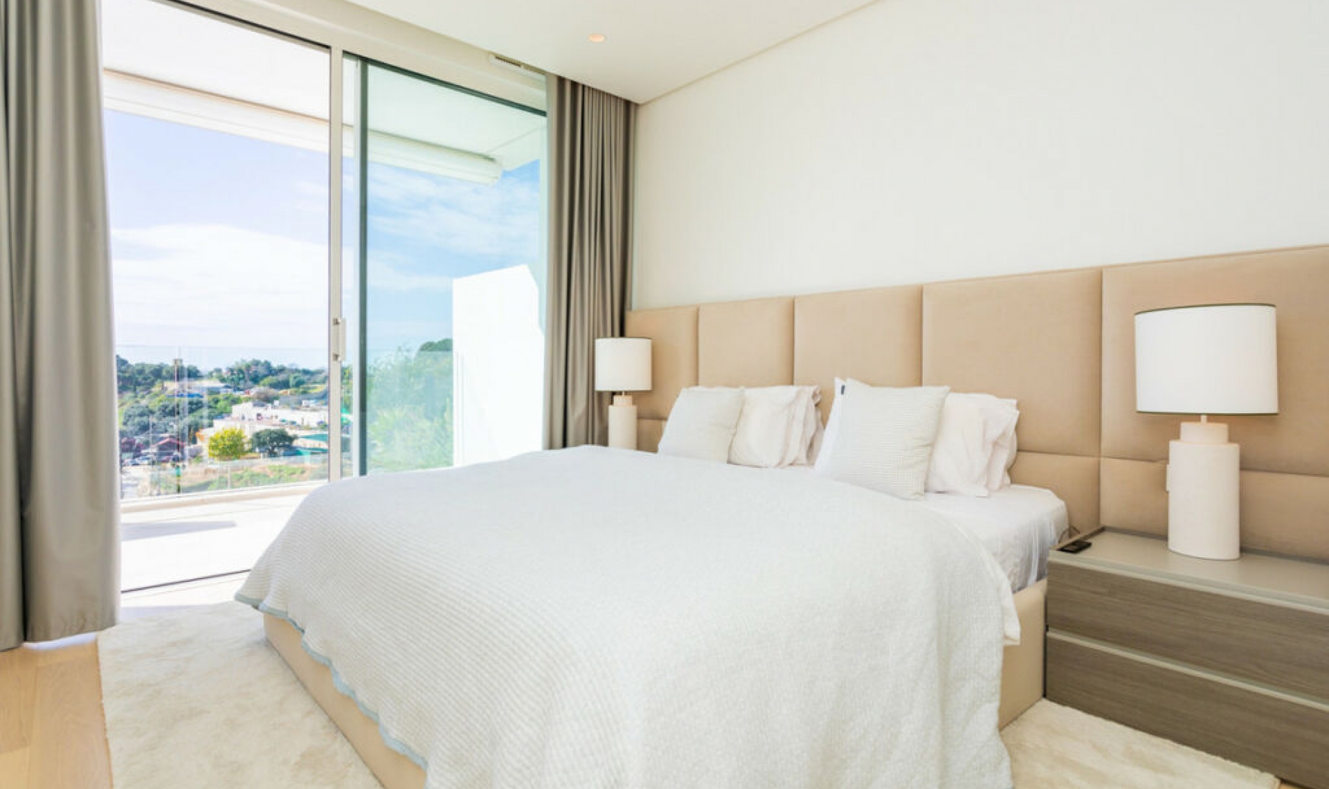 Resale - Apartment -
Marbella