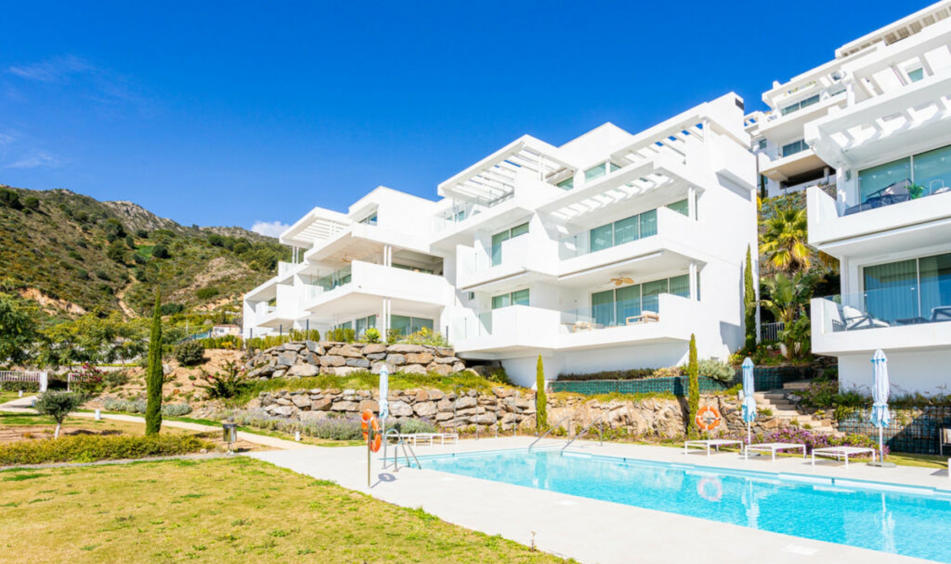 Resale - Apartment -
Marbella