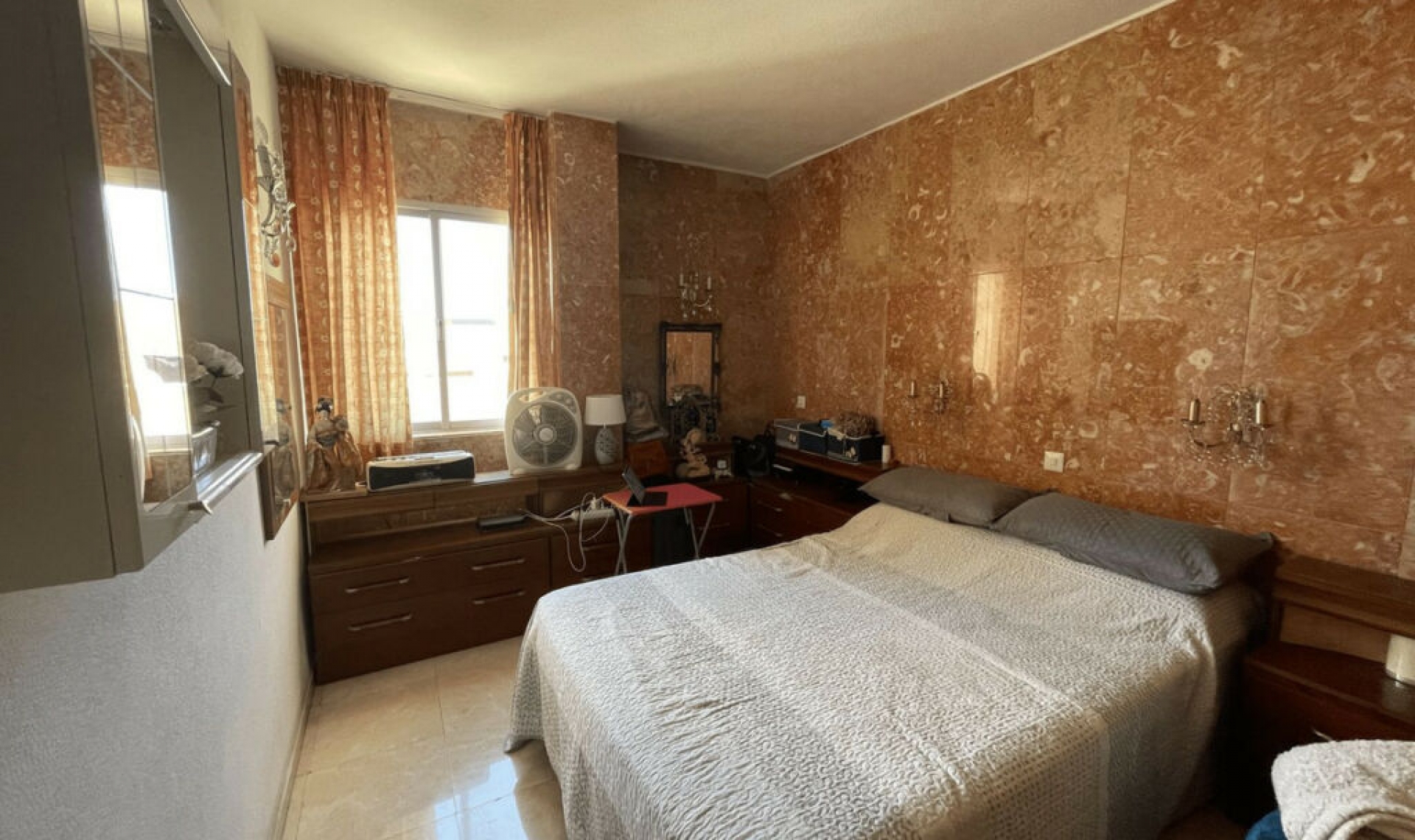 Resale - Apartment -
Marbella